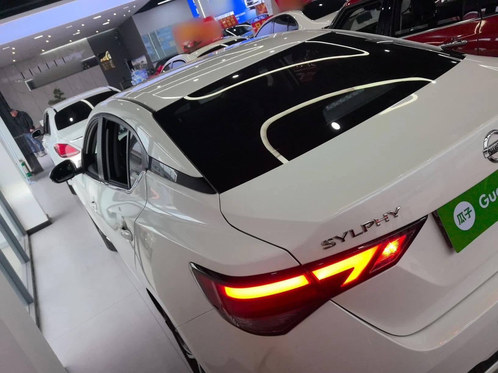 Nissan Sylphy 2022 1.6L XL CVT Enjoyment Edition — миниатюра 7