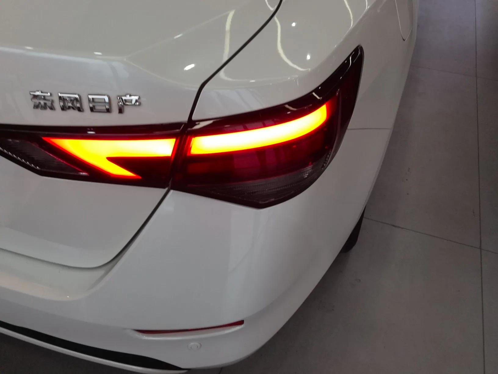 Nissan Sylphy 2022 1.6L XL CVT Enjoyment Edition — миниатюра 8