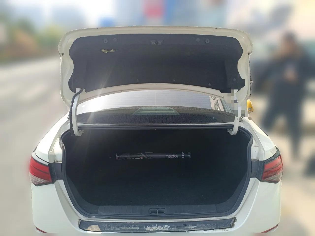 Nissan Sylphy 2022 1.6L XL CVT Enjoyment Edition — миниатюра 14