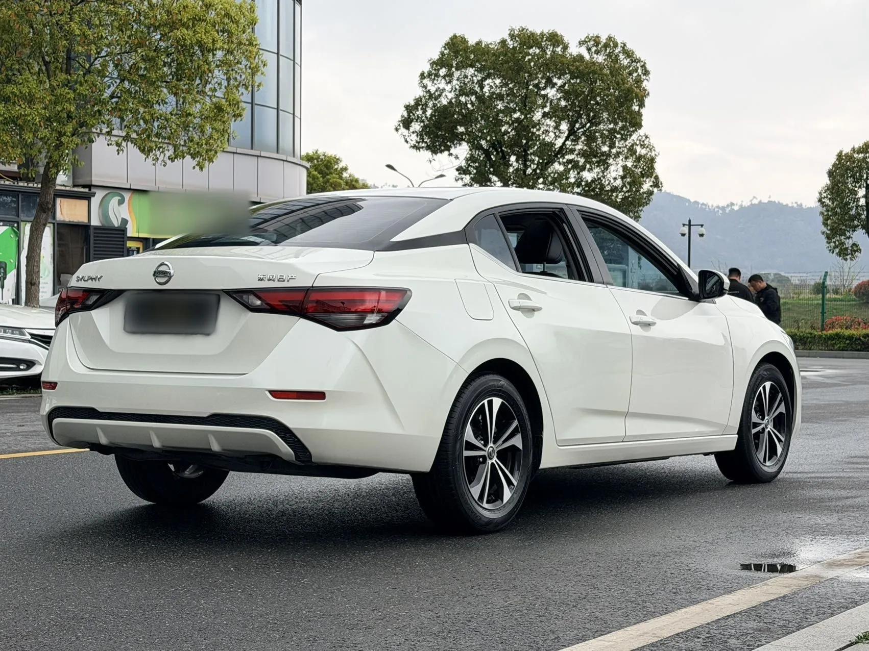 Nissan Sylphy 2022 1.6L XL CVT Enjoyment Edition — миниатюра 5