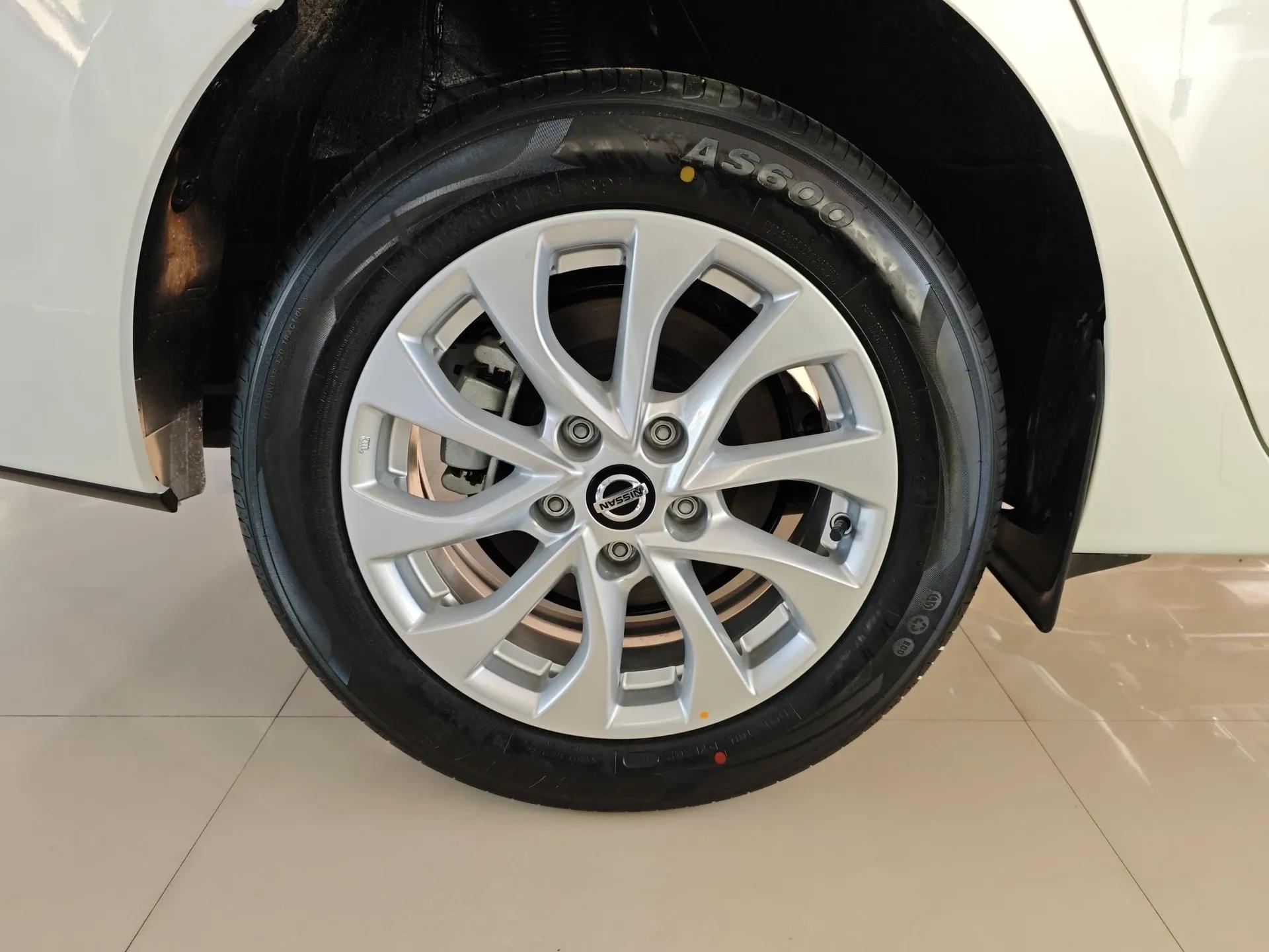 Nissan Sylphy 2024 Facelifted Three Classic 1.6XE CVT Comfort Edition — миниатюра 10