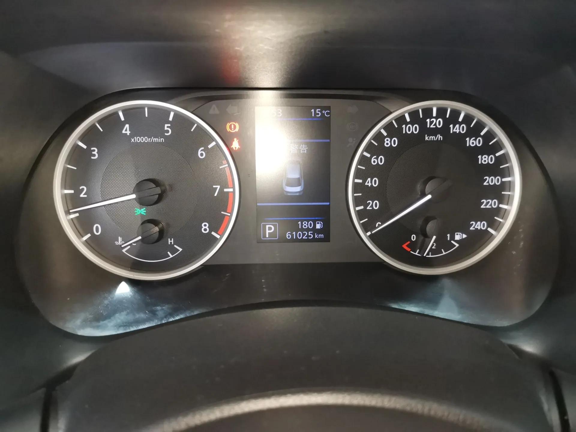 Nissan Sylphy 2021 1.6L XL CVT Enjoyment Edition — миниатюра 15