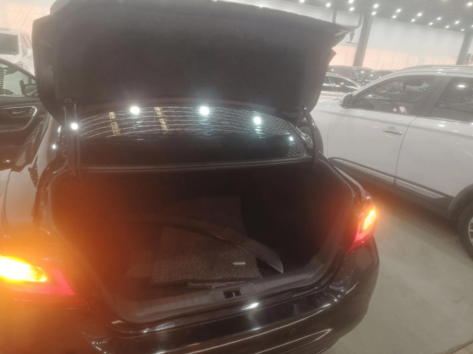 Nissan Teana 2016 2.0L XL Comfort Edition — миниатюра 22