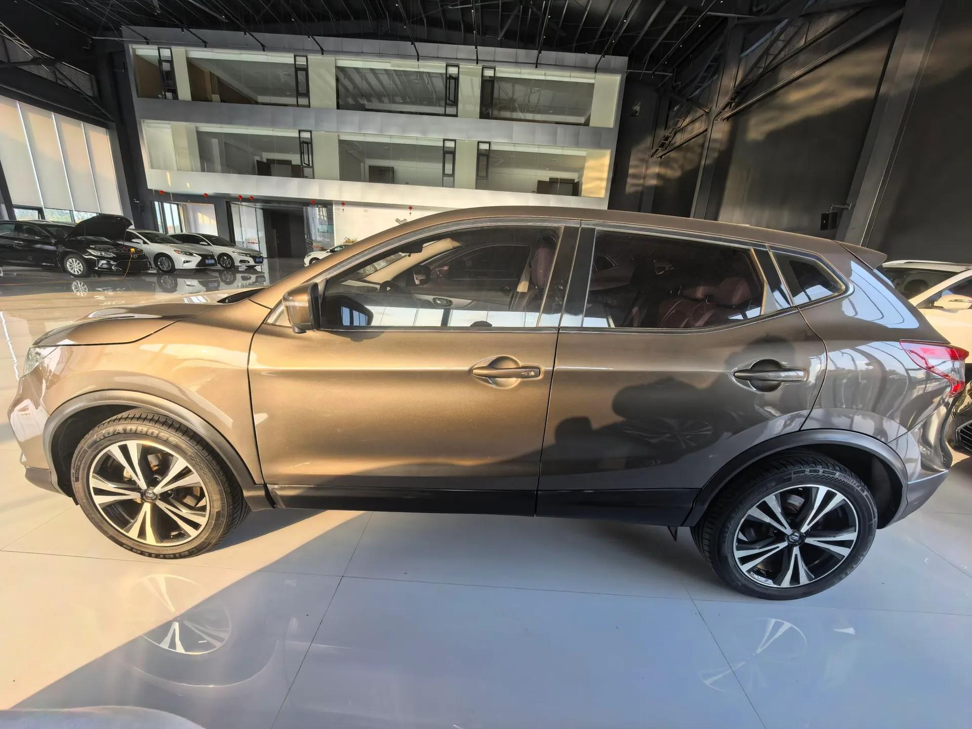 Nissan Qashqai 2019 2.0L CVT Luxury Edition — миниатюра 5