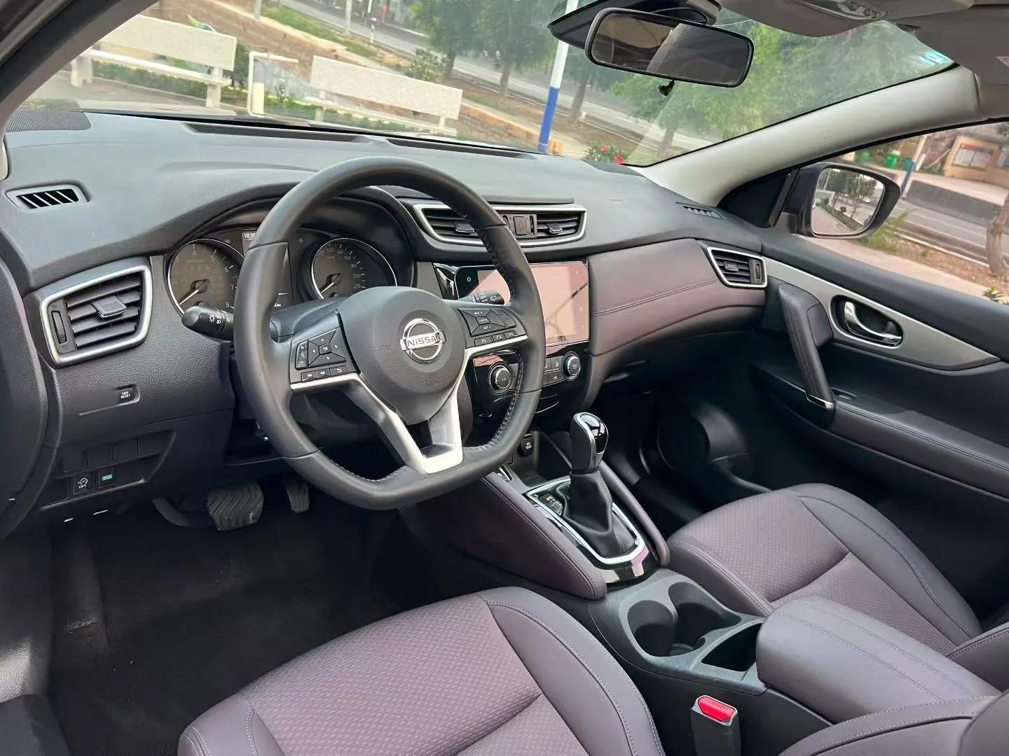 Nissan Qashqai 2019 2.0L CVT Luxury Edition — миниатюра 8