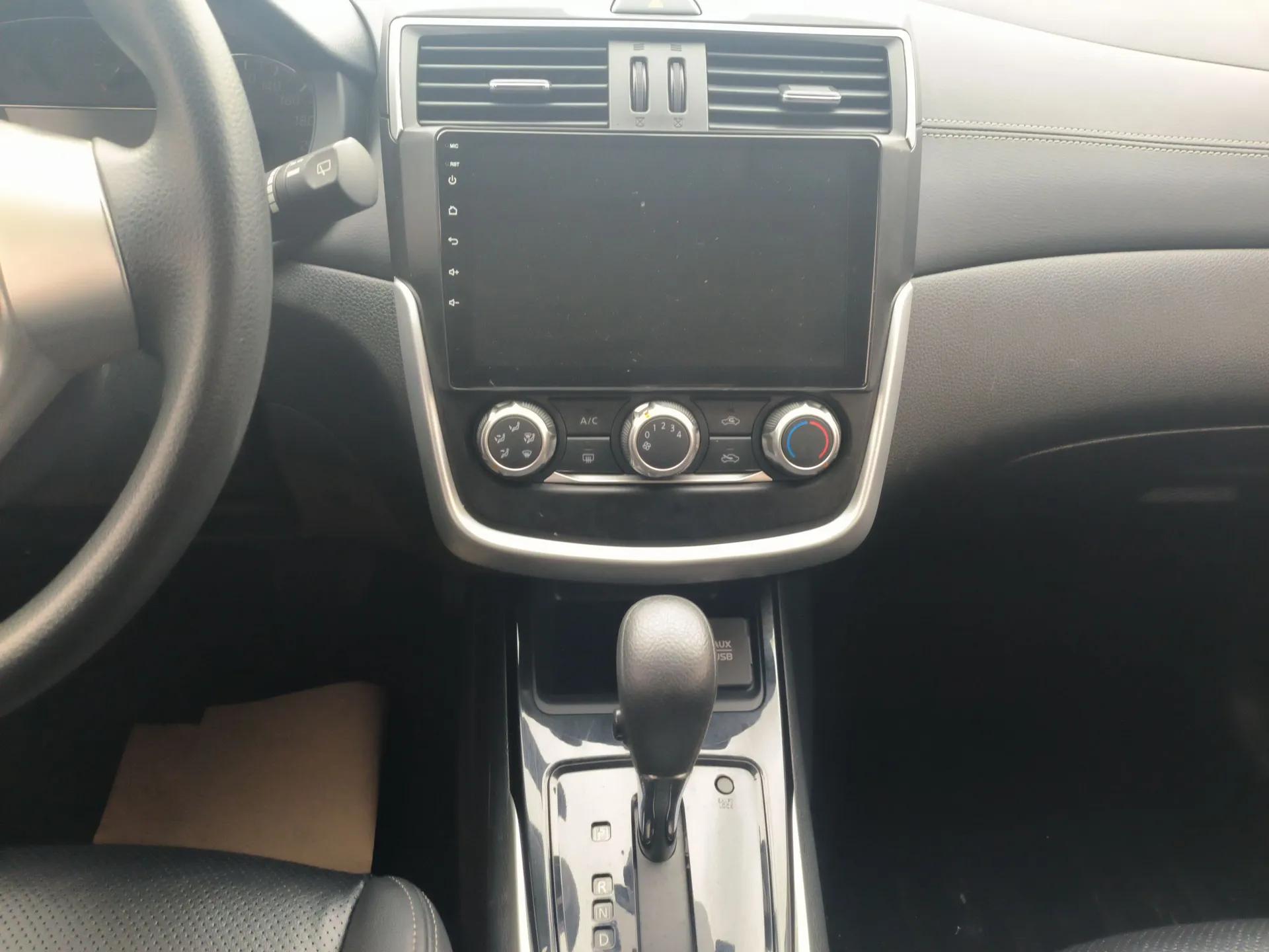 Nissan Tiida 2016 1.6L CVT Cool Dynamic Edition — миниатюра 16