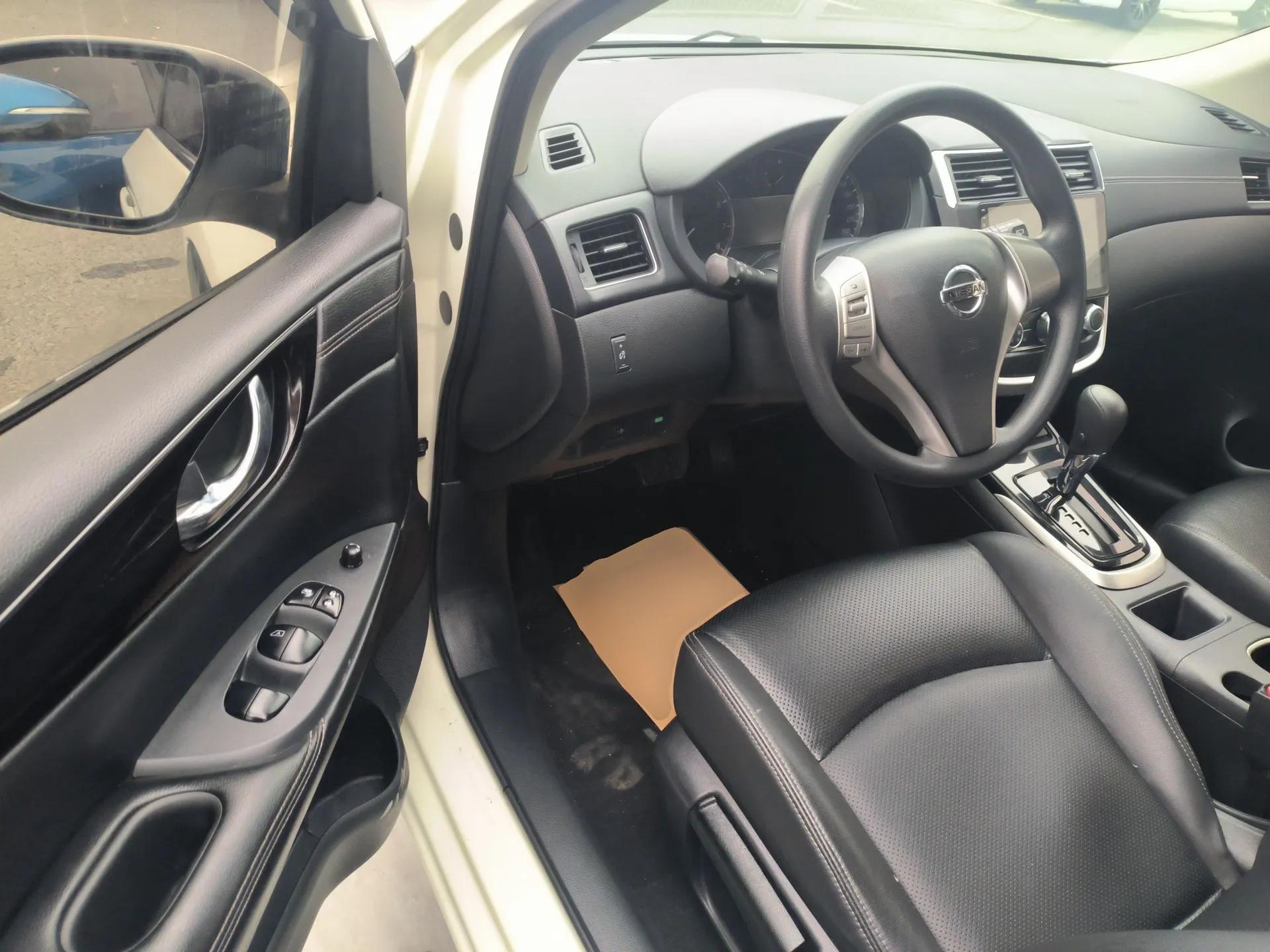 Nissan Tiida 2016 1.6L CVT Cool Dynamic Edition — миниатюра 19