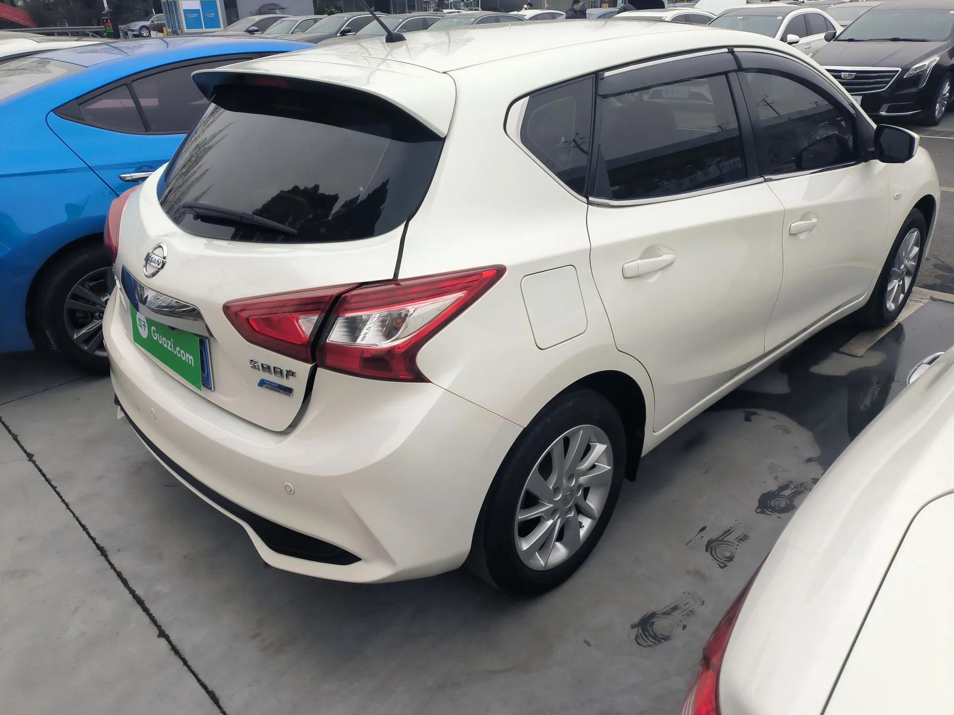 Nissan Tiida 2016 1.6L CVT Cool Dynamic Edition — миниатюра 6