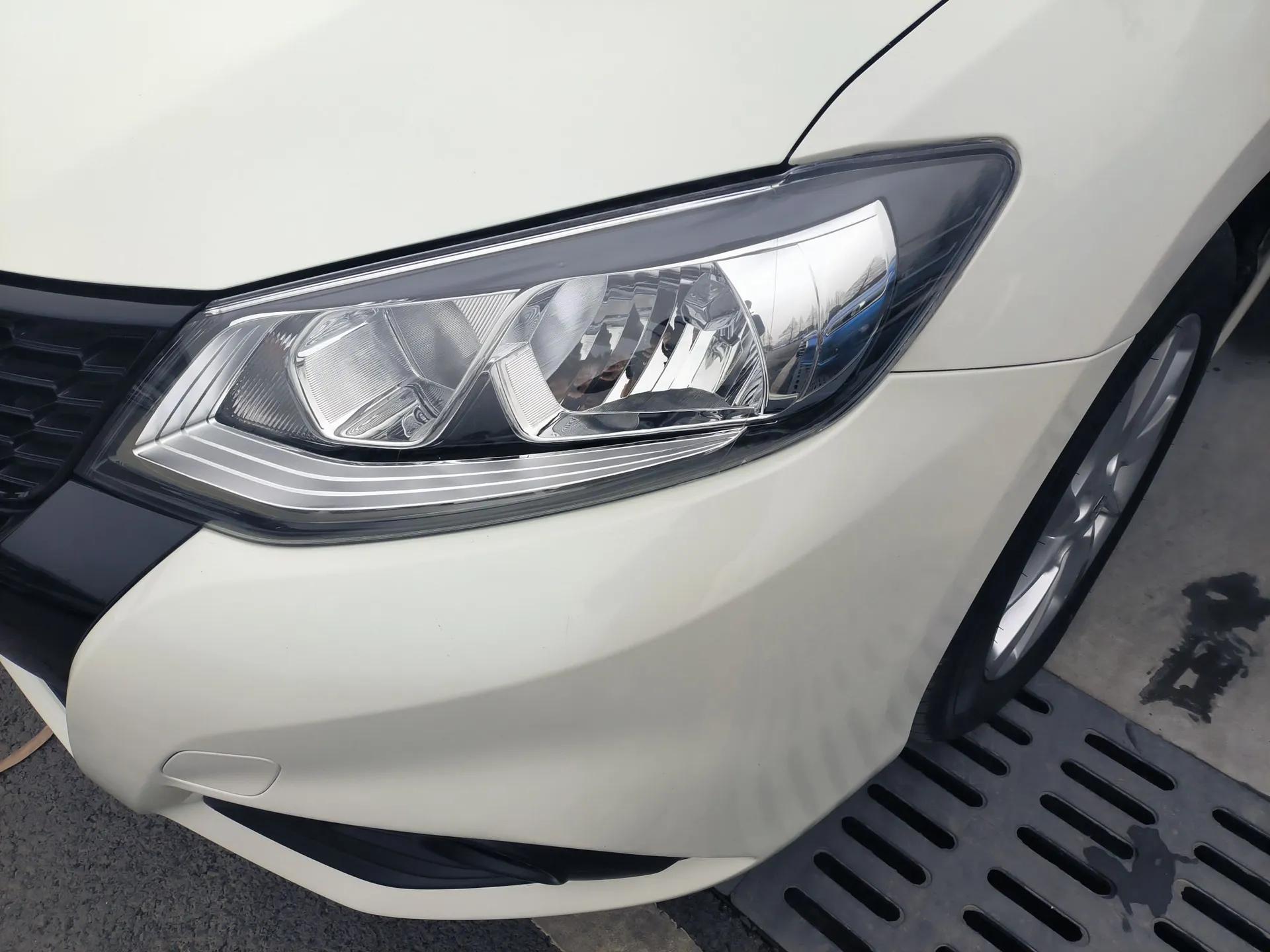 Nissan Tiida 2016 1.6L CVT Cool Dynamic Edition — миниатюра 9