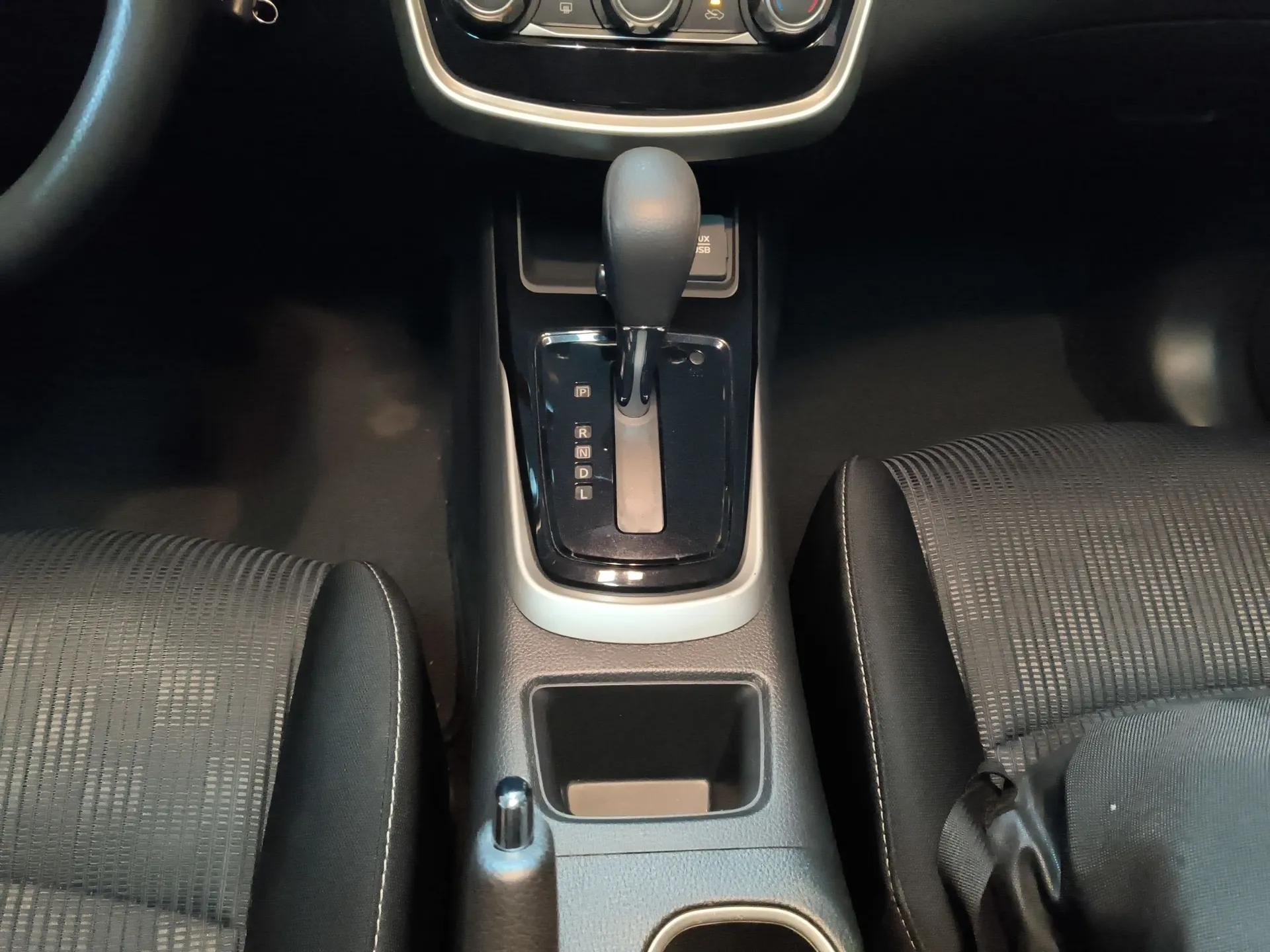 Nissan Tiida 2019 1.6L CVT Cool Edition China VI Standard — миниатюра 13