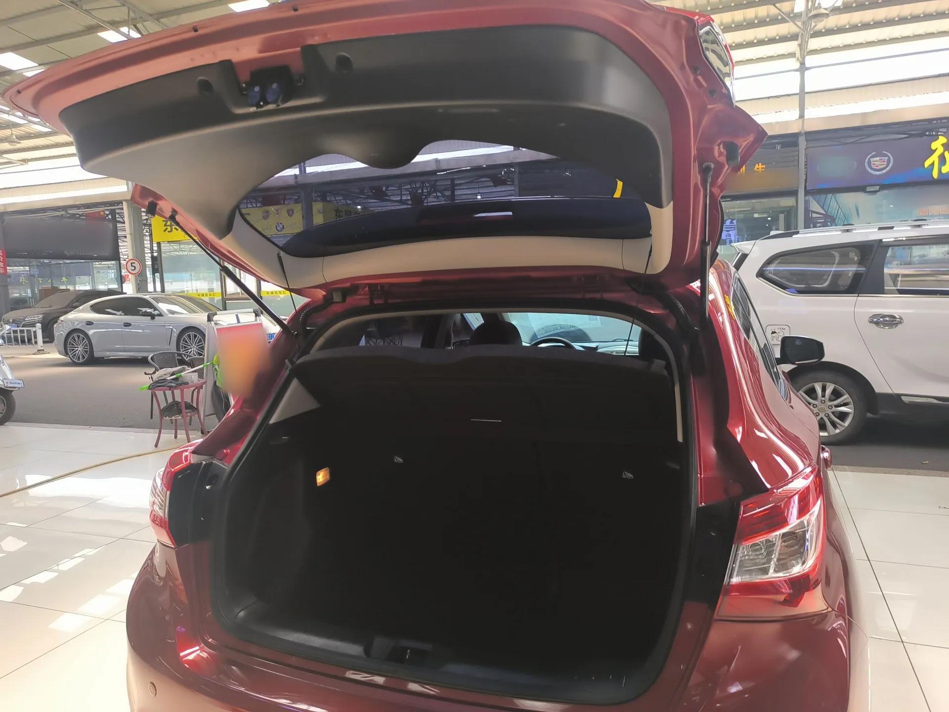 Nissan Tiida 2019 1.6L CVT Cool Edition China VI Standard — миниатюра 22