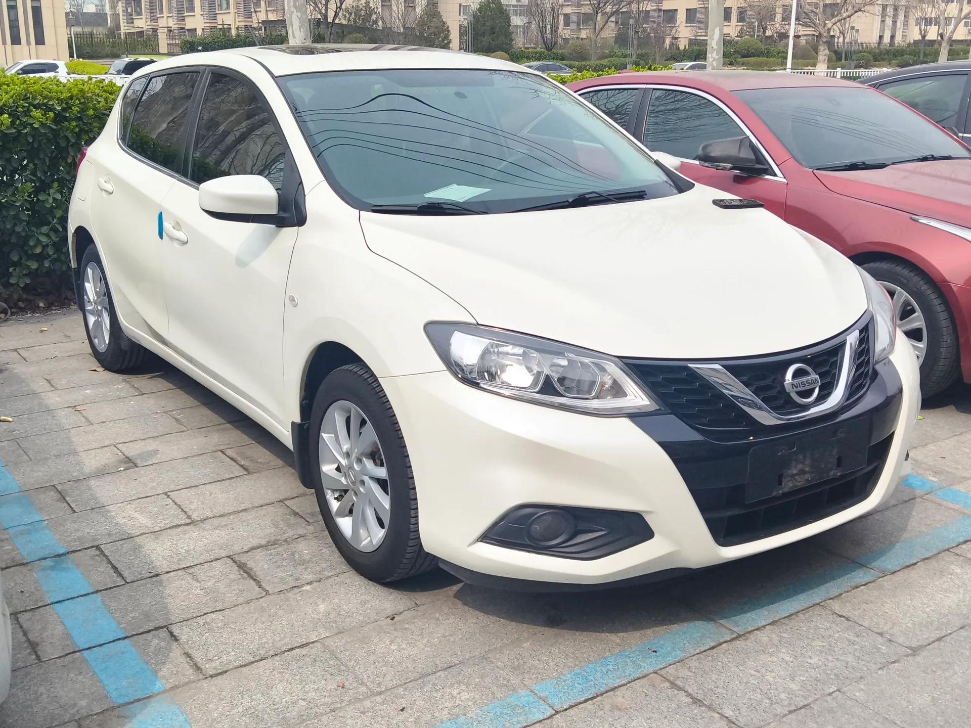 Nissan Tiida 2016 1.6L CVT Cool Dynamic Edition — миниатюра 3