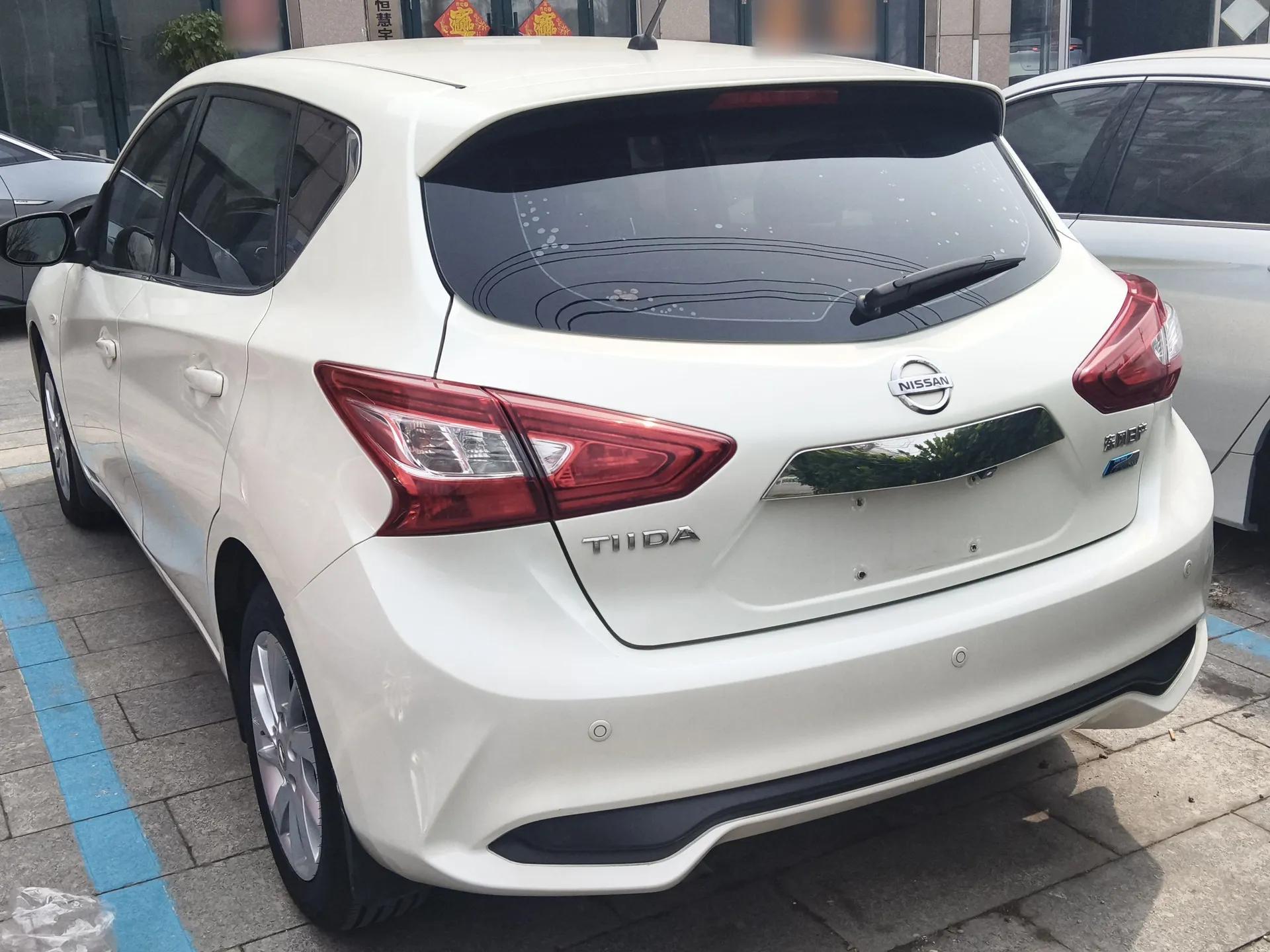 Nissan Tiida 2016 1.6L CVT Cool Dynamic Edition — миниатюра 4