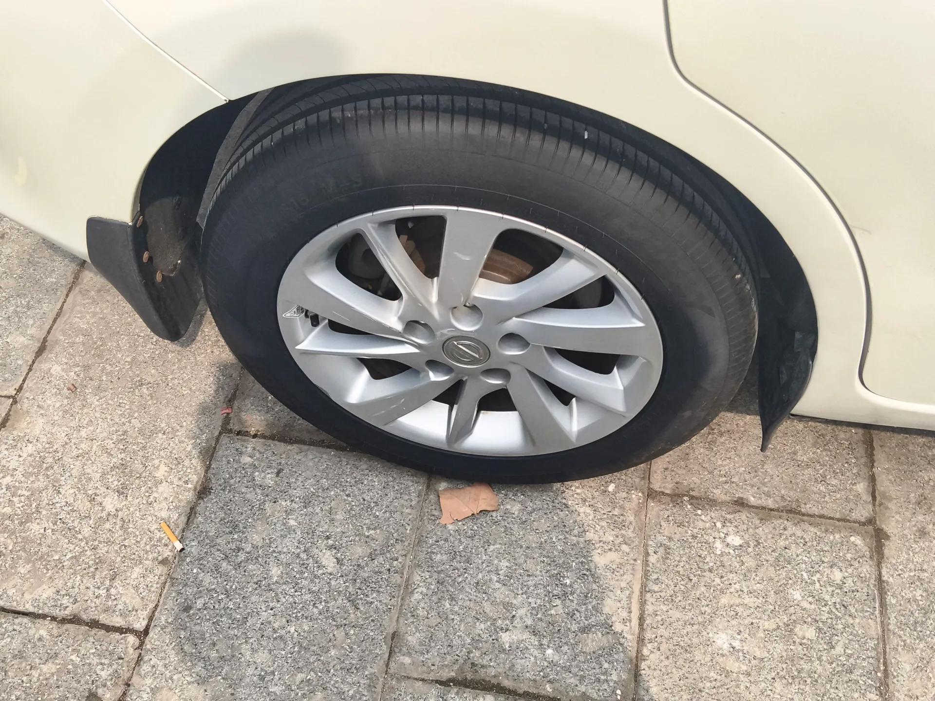 Nissan Tiida 2016 1.6L CVT Cool Dynamic Edition — миниатюра 10