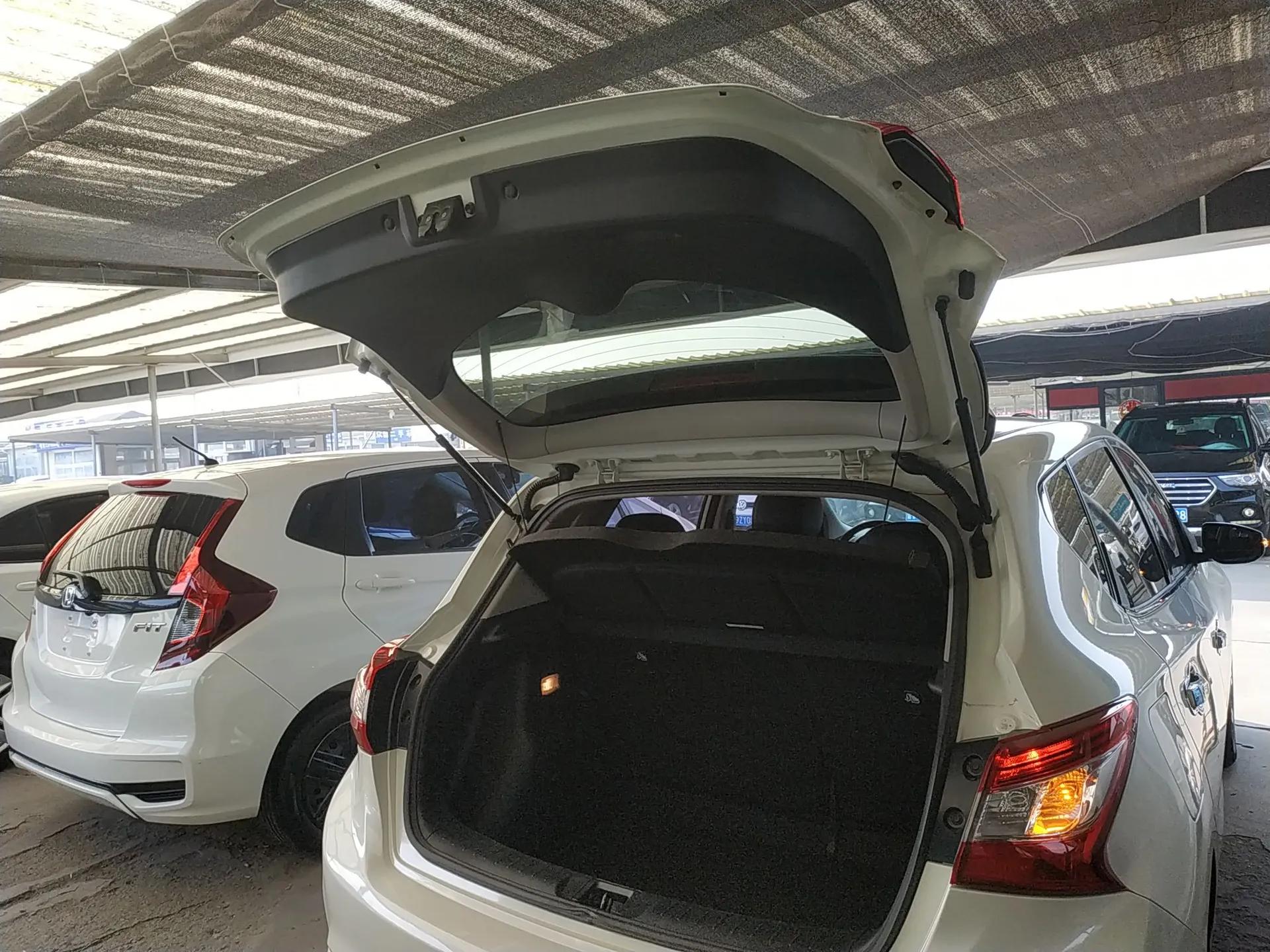 Nissan Tiida 2019 1.6L CVT Smart Drive Version China VI Standard — миниатюра 22
