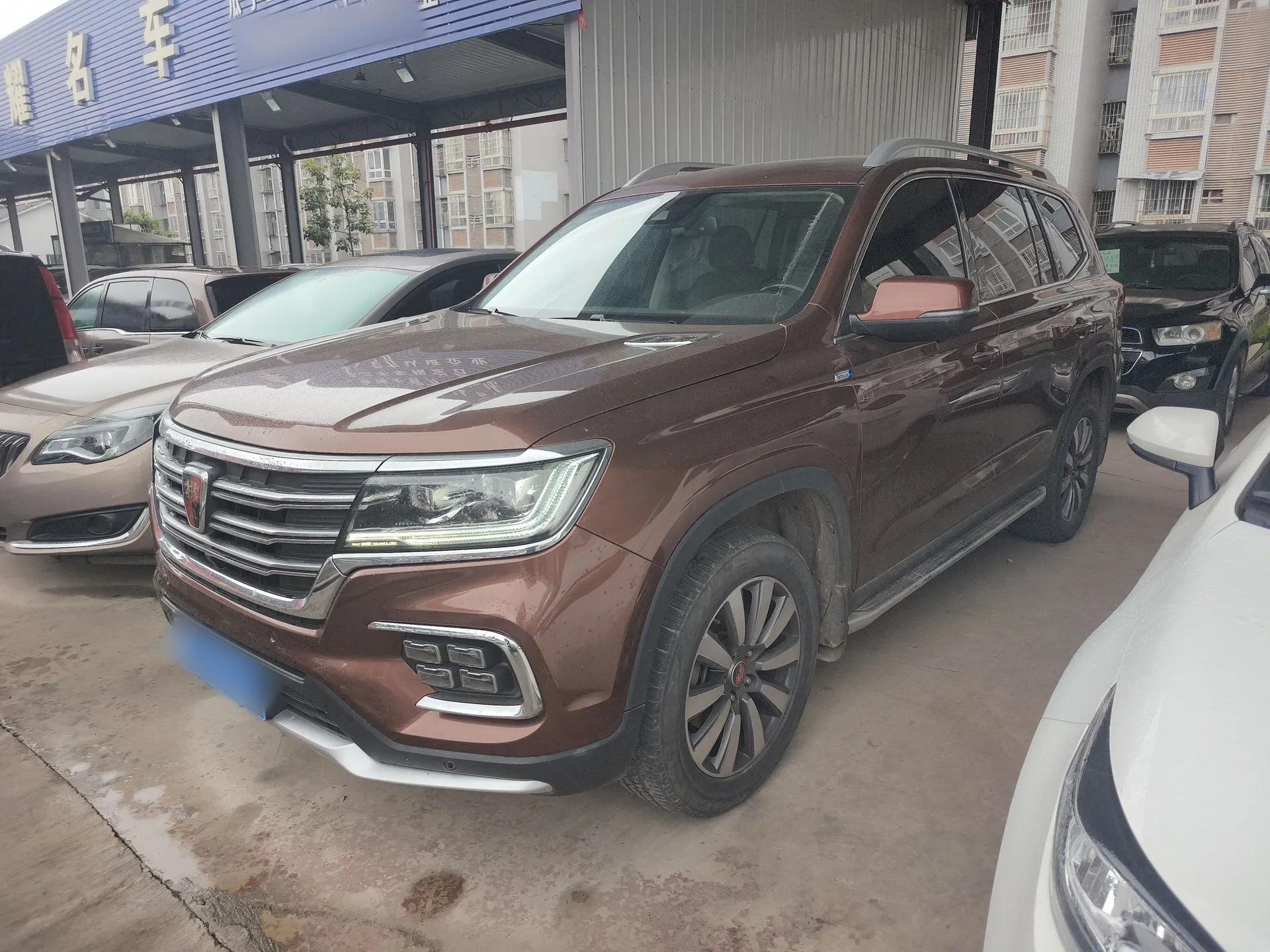 Roewe RX8 2018 30T Smart Connectivity Two-Wheel Drive Supreme Edition — миниатюра 1
