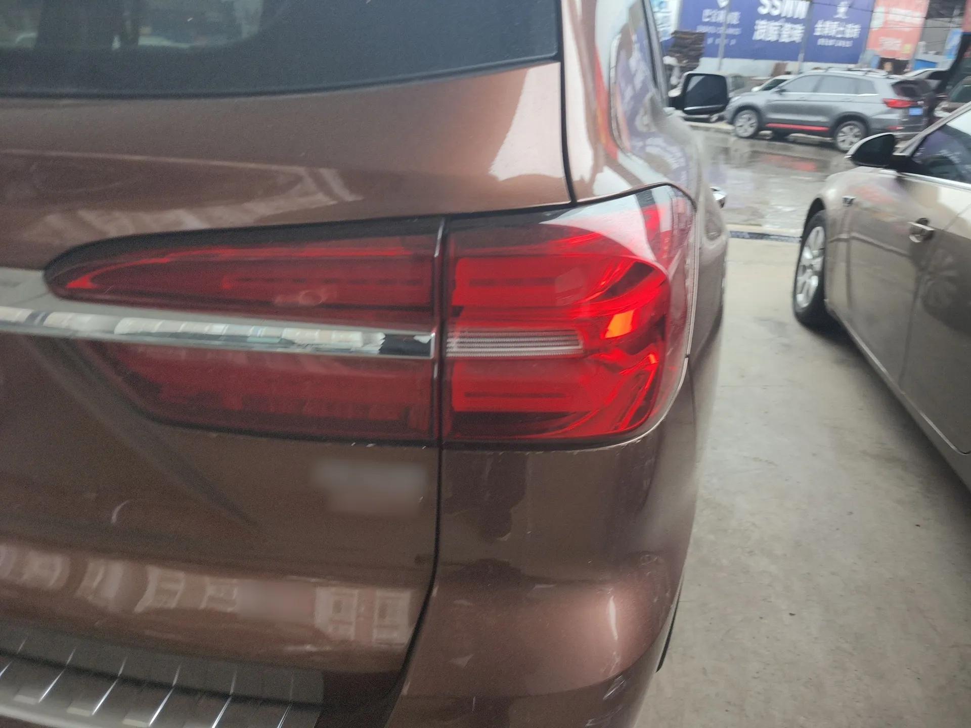 Roewe RX8 2018 30T Smart Connectivity Two-Wheel Drive Supreme Edition — миниатюра 7