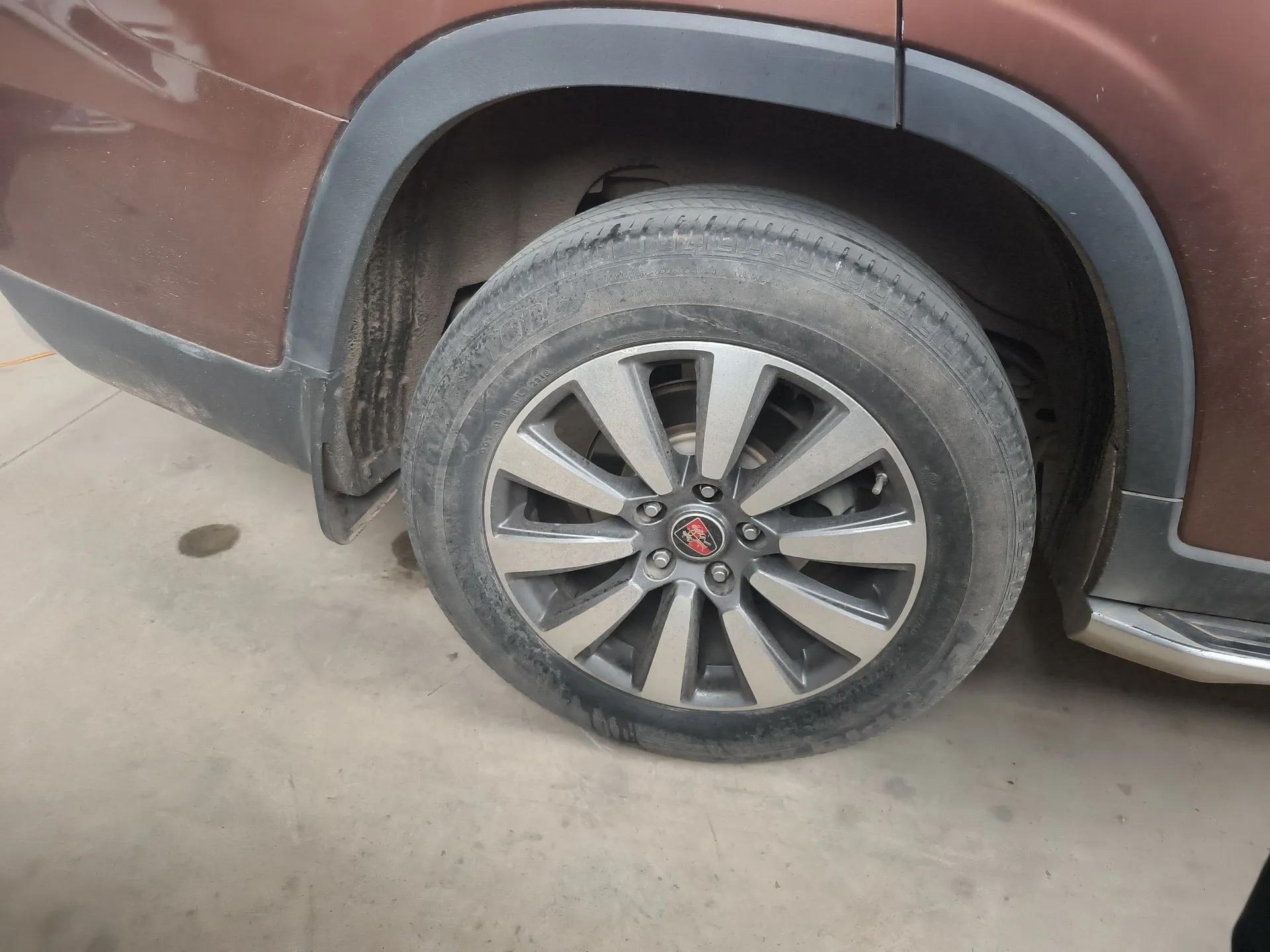 Roewe RX8 2018 30T Smart Connectivity Two-Wheel Drive Supreme Edition — миниатюра 10