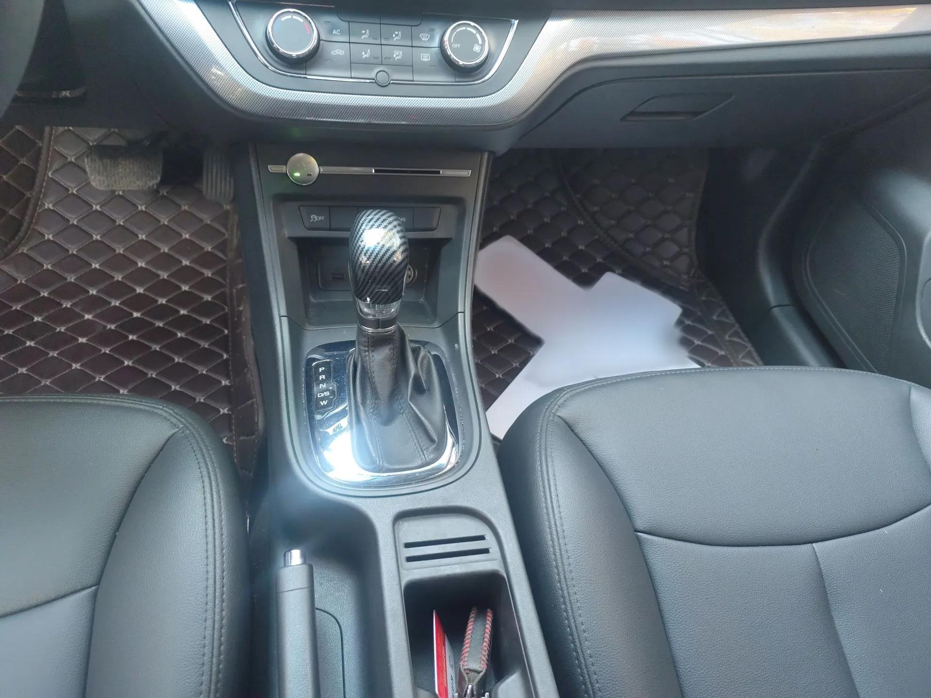 Roewe 360 2018 PLUS 1.5L Automatic Luxury Edition — миниатюра 12