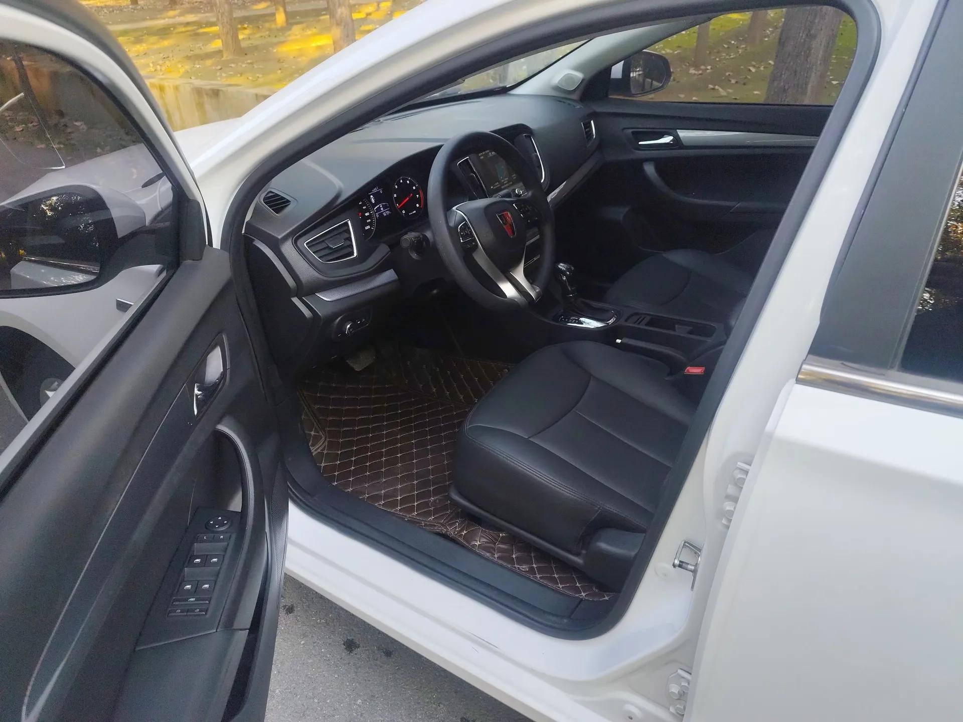 Roewe 360 2018 PLUS 1.5L Automatic Luxury Edition — миниатюра 16