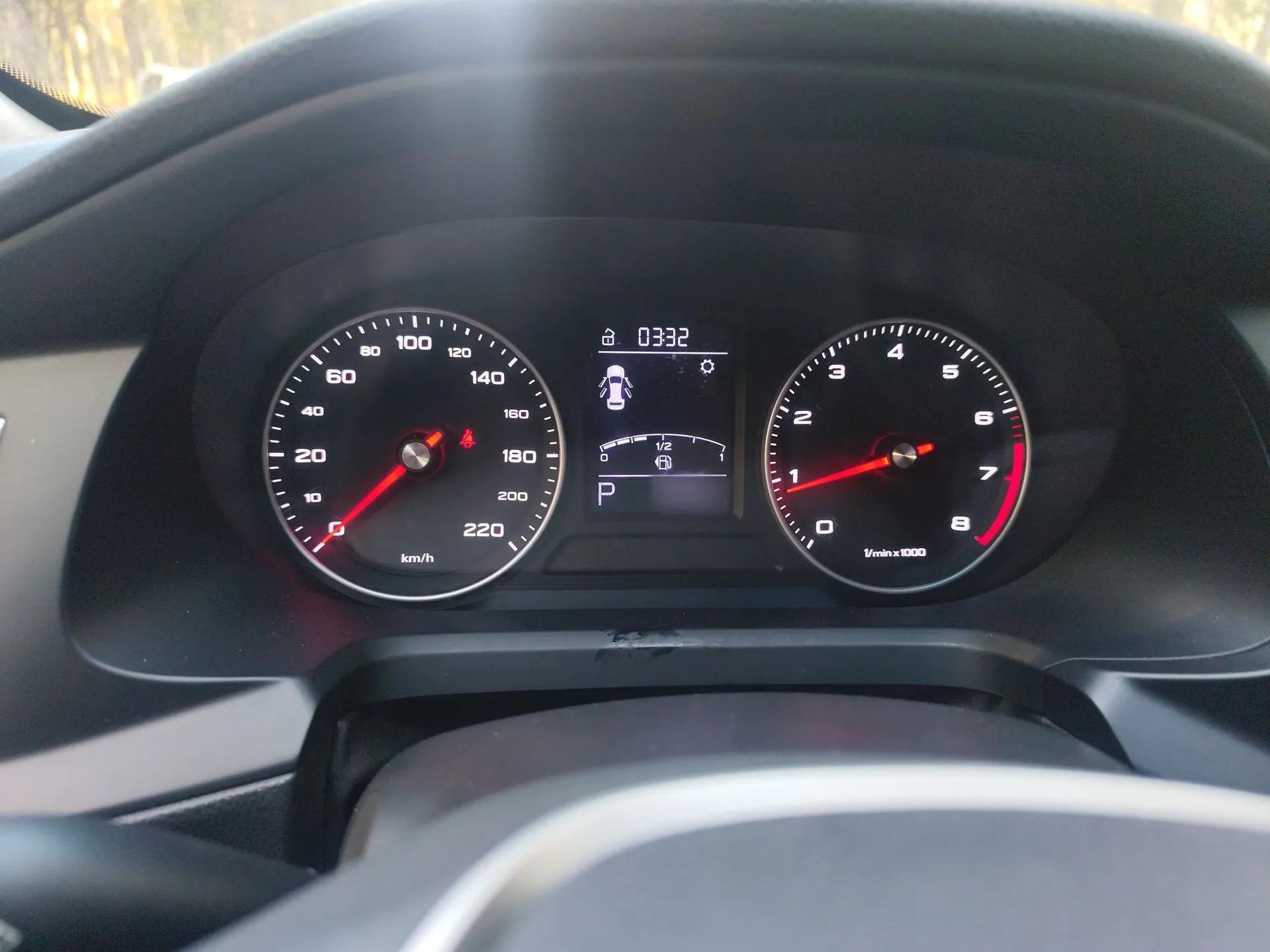 Roewe 360 2018 PLUS 1.5L Automatic Luxury Edition — миниатюра 9