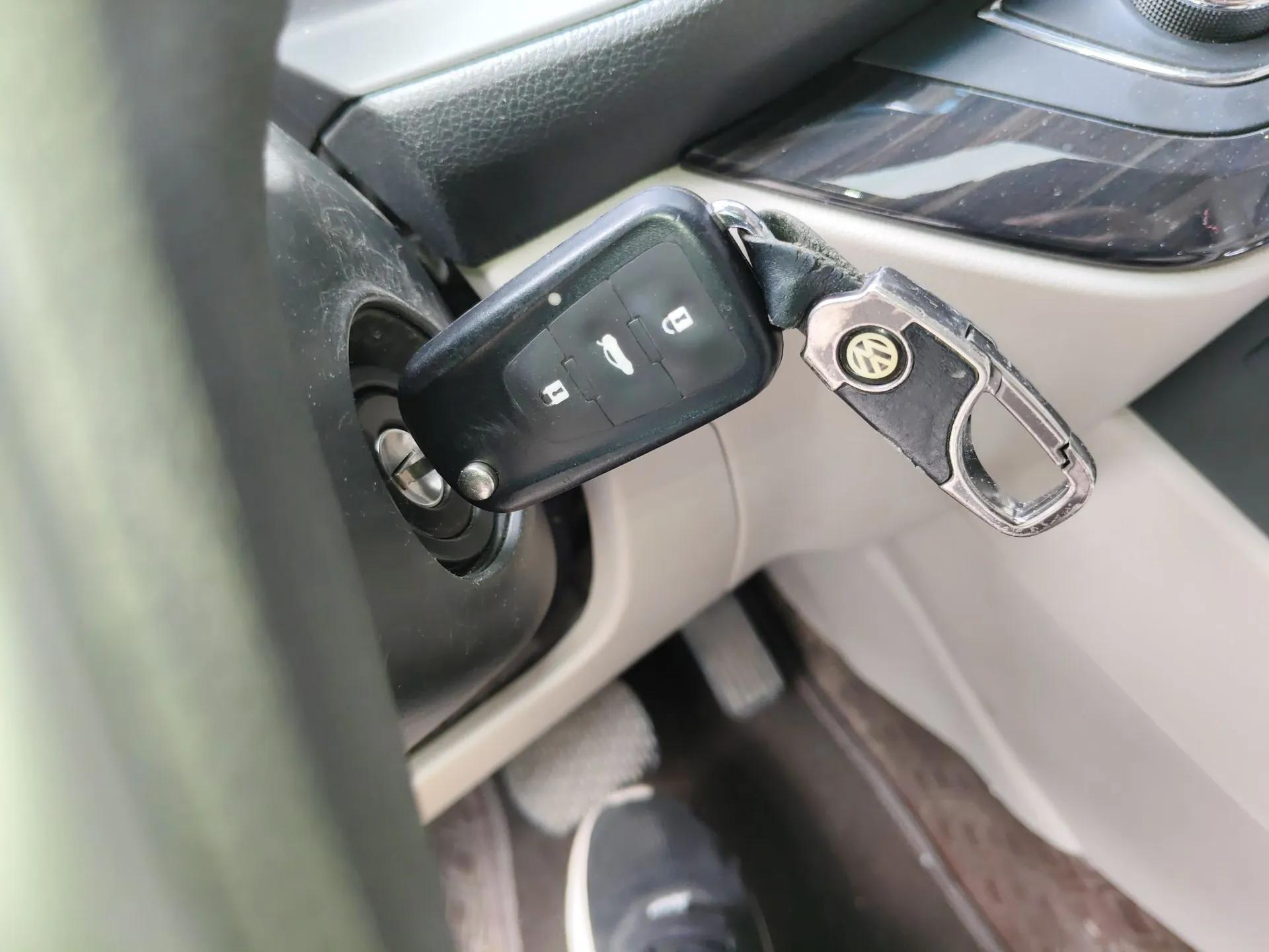 Roewe 360 2015 20T TST Deluxe Edition — миниатюра 12