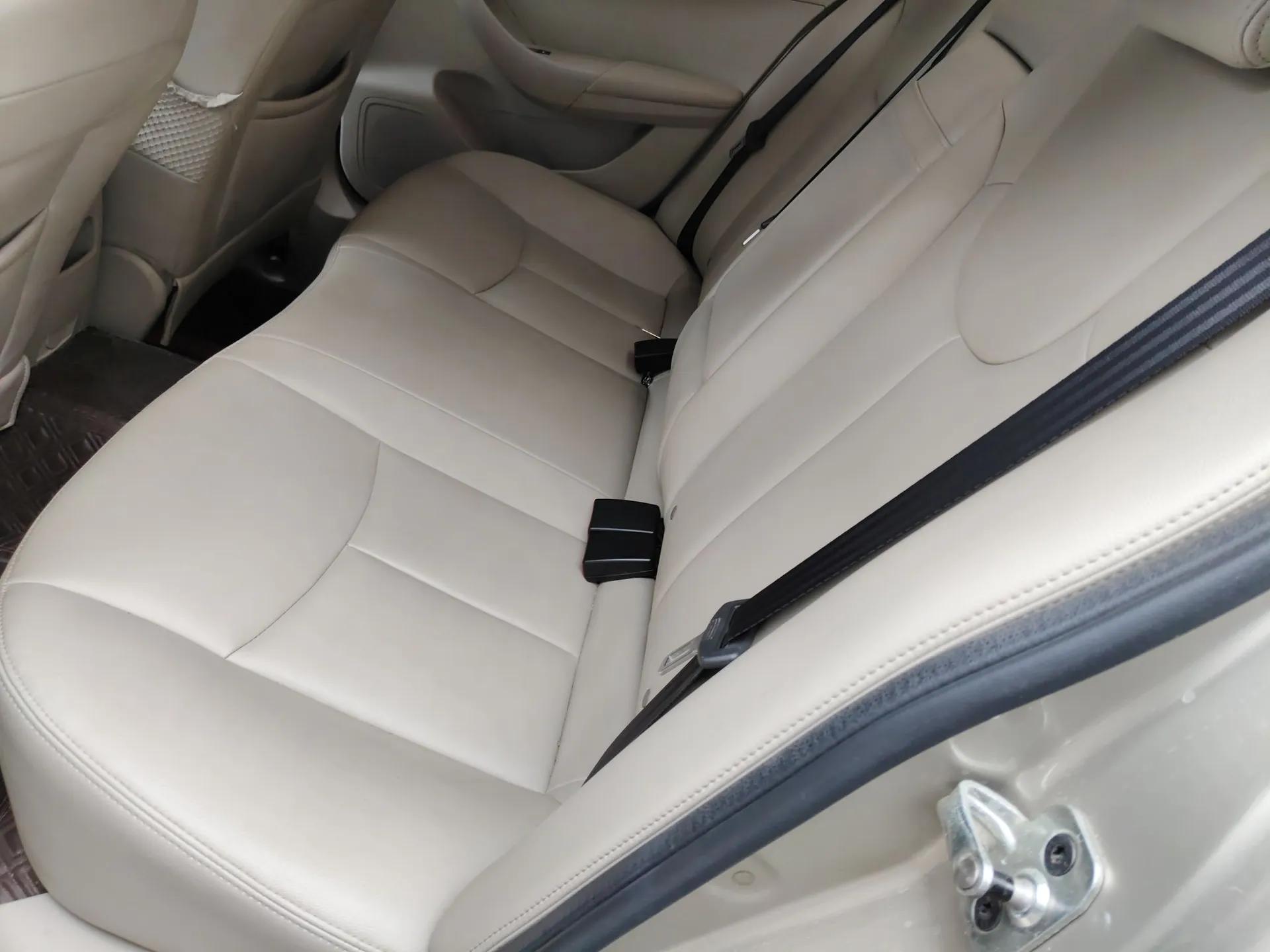 Roewe 360 2015 20T TST Deluxe Edition — миниатюра 20