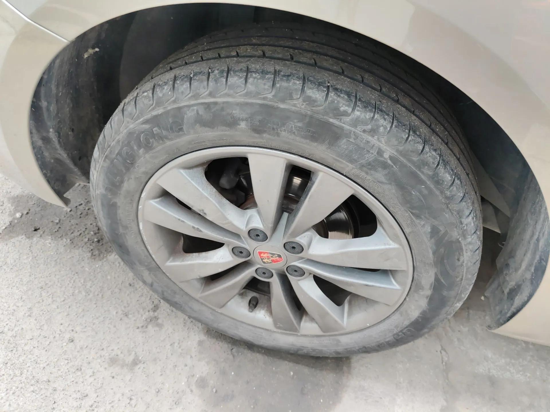 Roewe 360 2015 20T TST Deluxe Edition — миниатюра 10