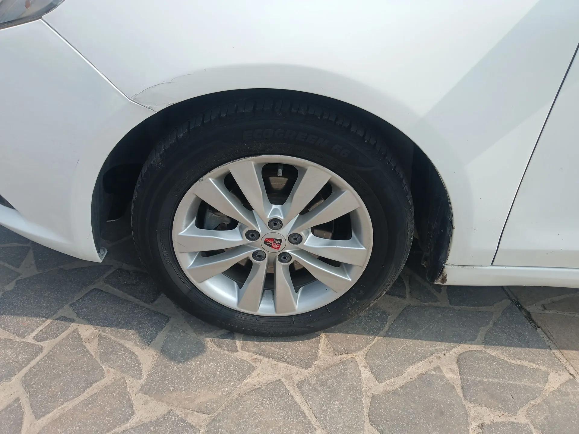 Roewe 360 2015 1.5L Automatic Luxury Edition — миниатюра 8
