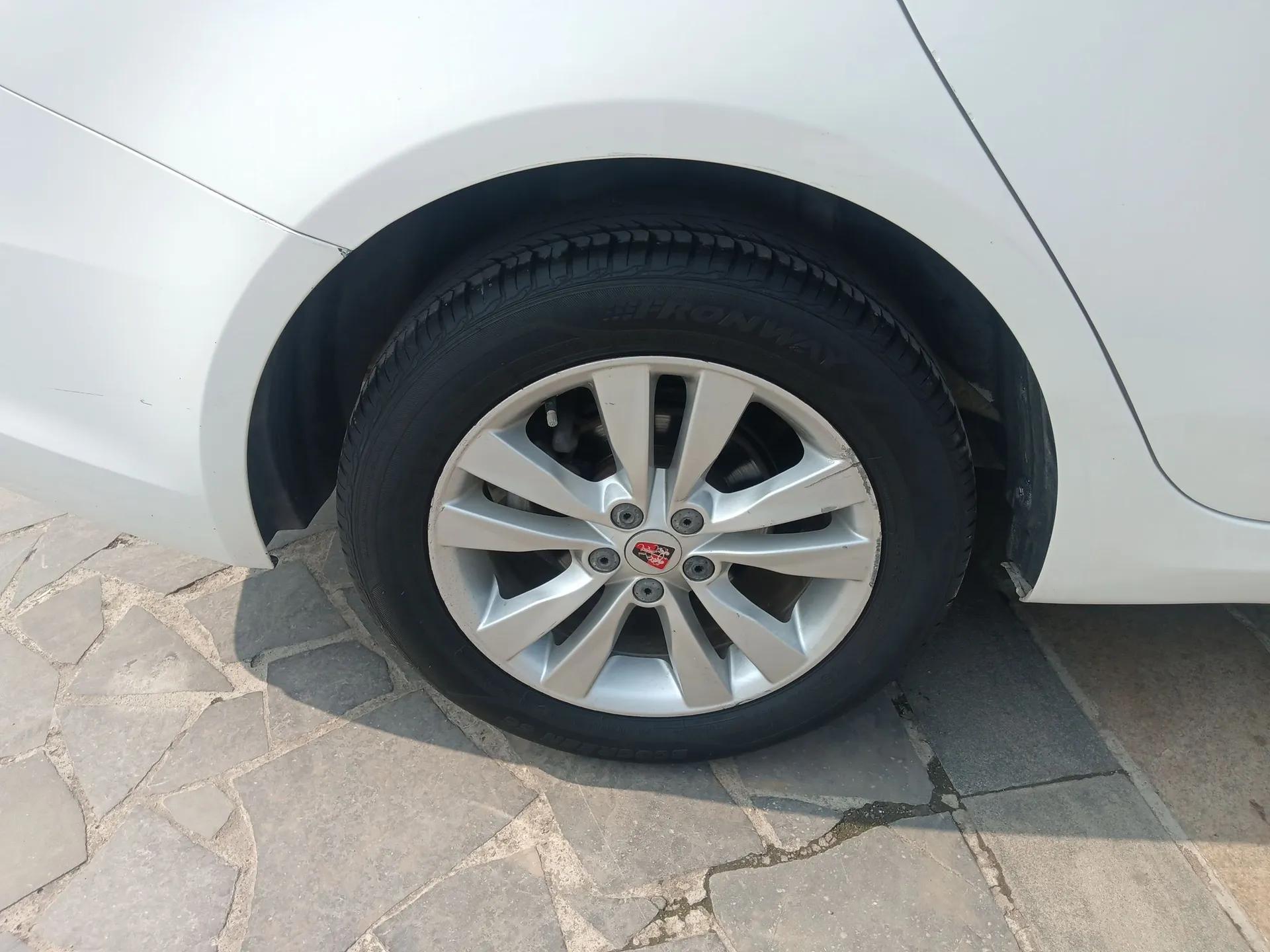 Roewe 360 2015 1.5L Automatic Luxury Edition — миниатюра 10