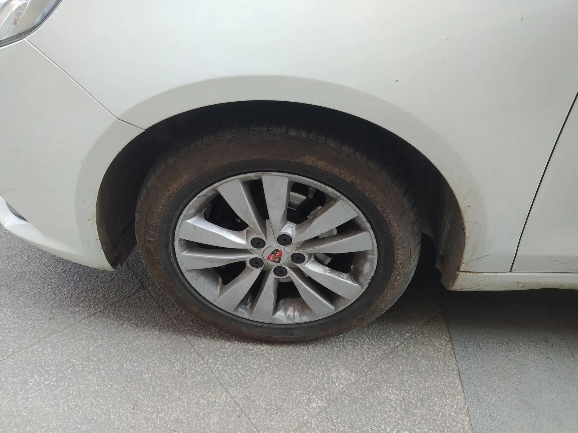Roewe 360 2015 1.5L Automatic Luxury Edition — миниатюра 8