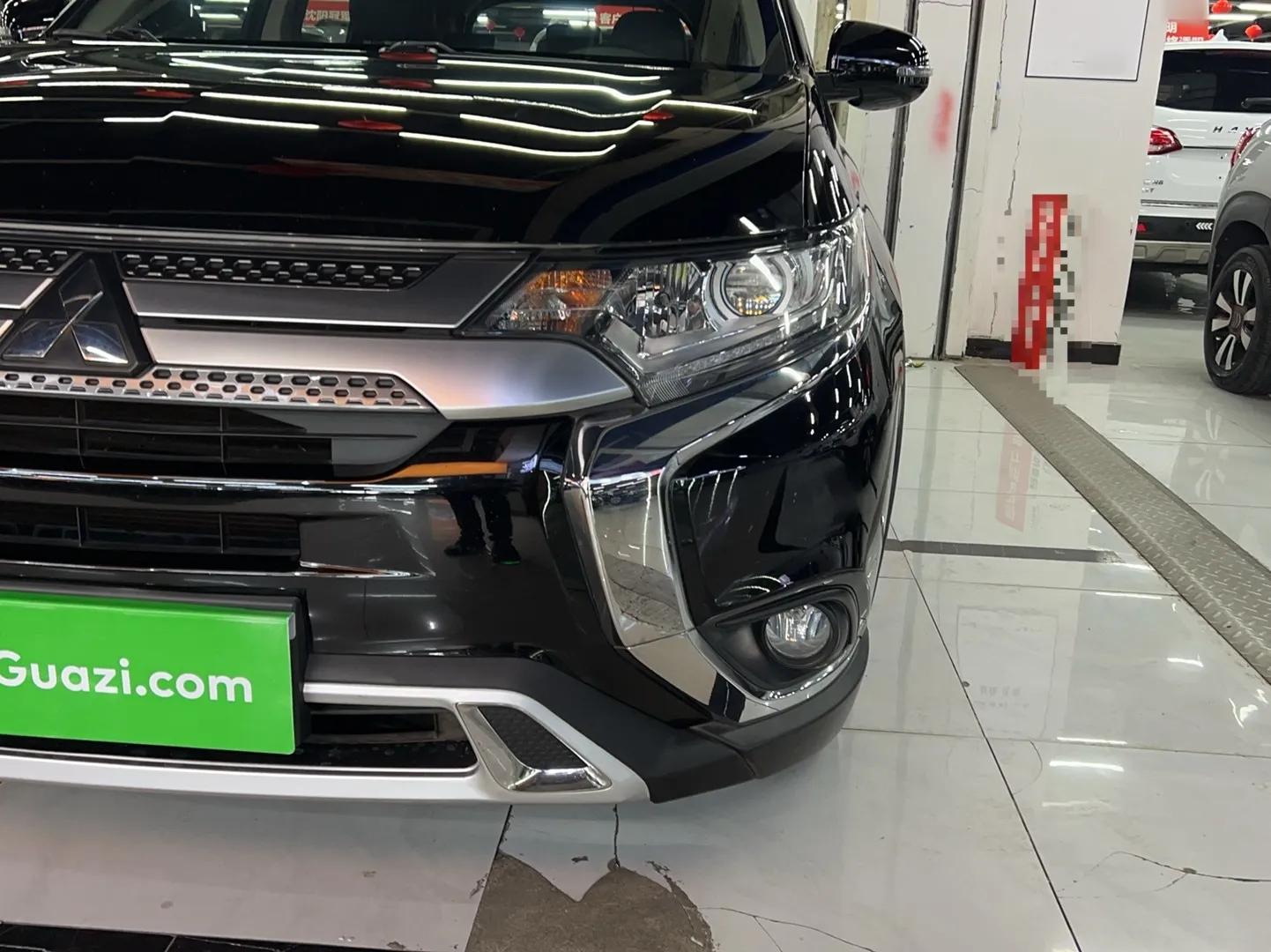 Mitsubishi Outlander 2020 2.0L Two-Wheel Drive Comfort Edition 5 Seats — миниатюра 3