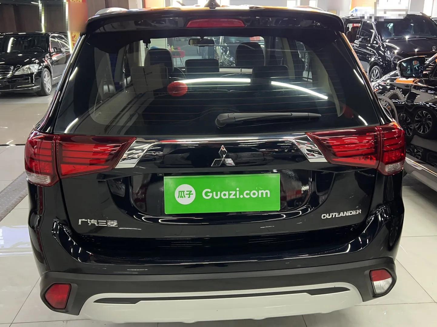 Mitsubishi Outlander 2020 2.0L Two-Wheel Drive Comfort Edition 5 Seats — миниатюра 4