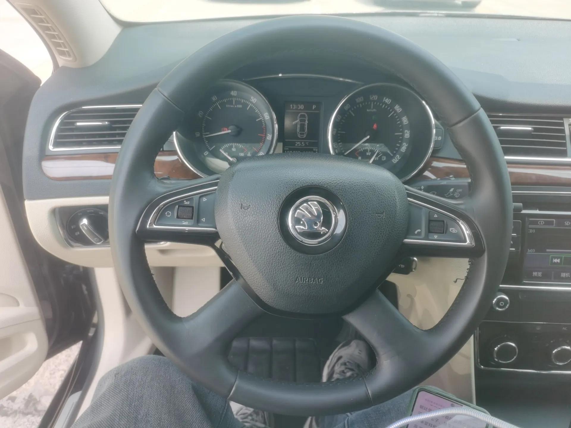 Skoda Superb 2013 1.8TSI Automatic MingShi Edition — миниатюра 13