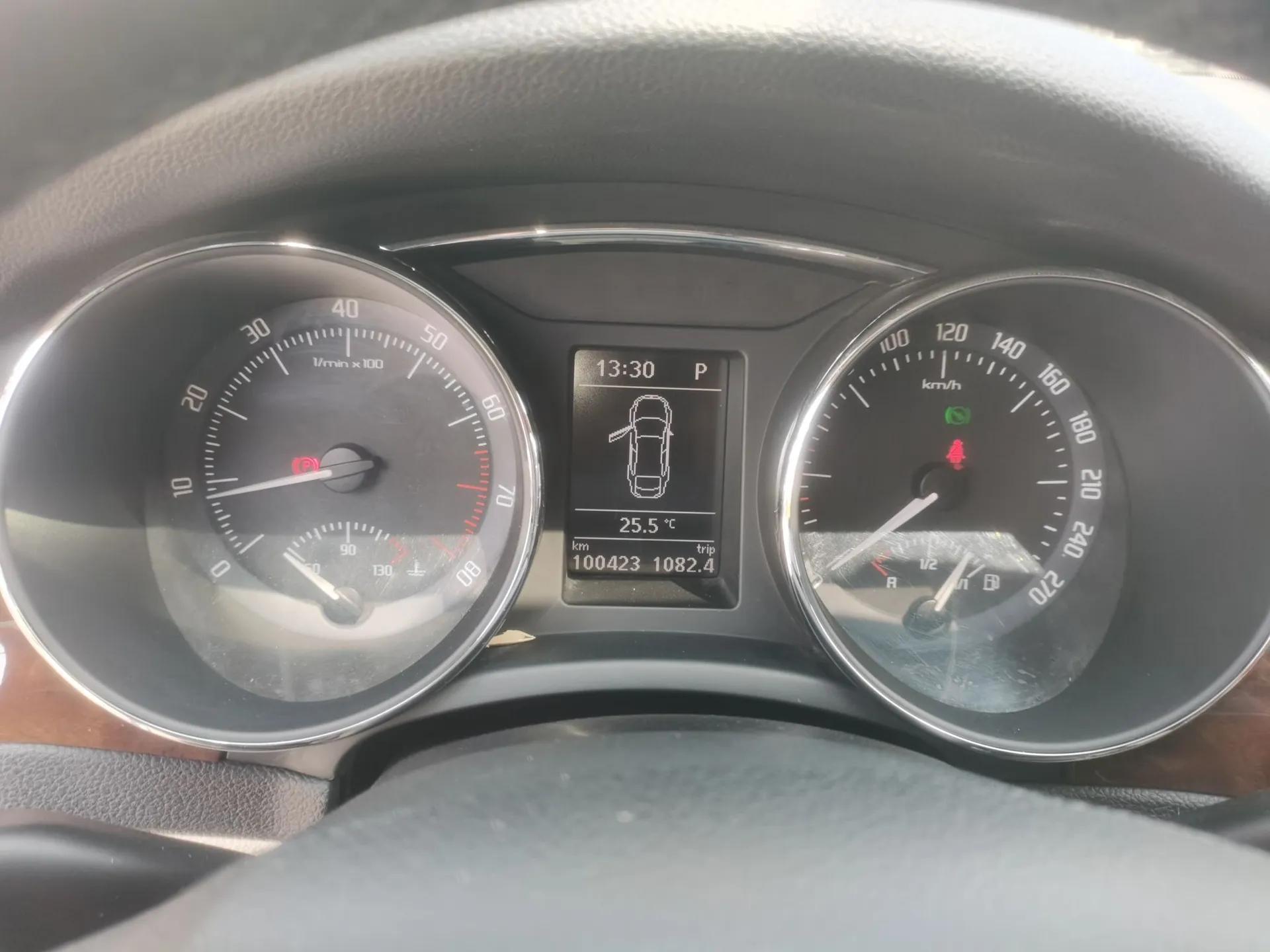 Skoda Superb 2013 1.8TSI Automatic MingShi Edition — миниатюра 14