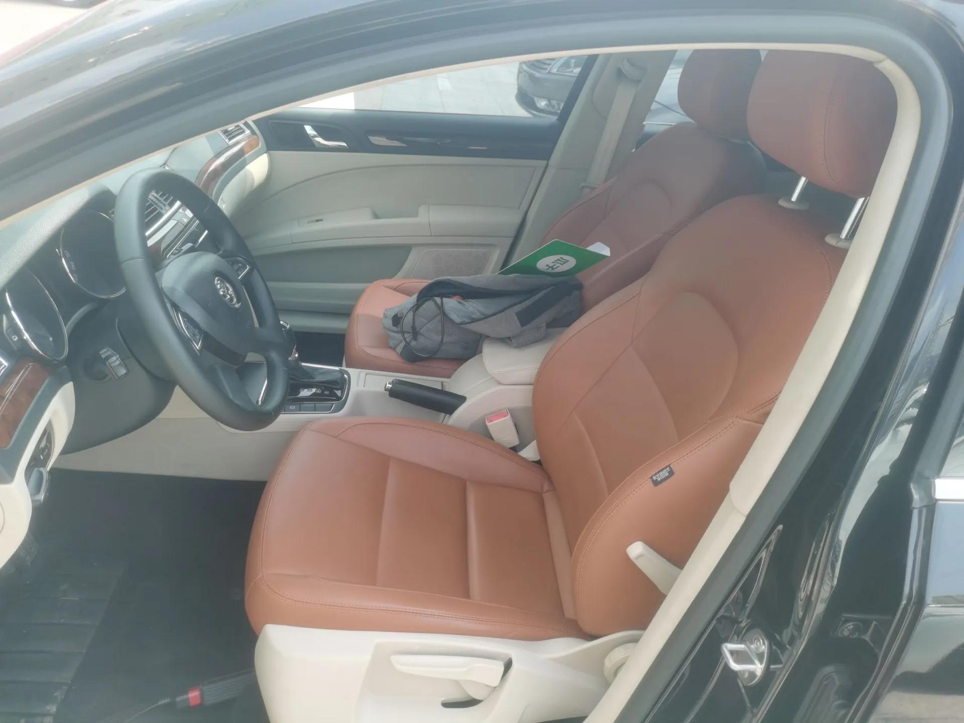 Skoda Superb 2013 1.8TSI Automatic MingShi Edition — миниатюра 17