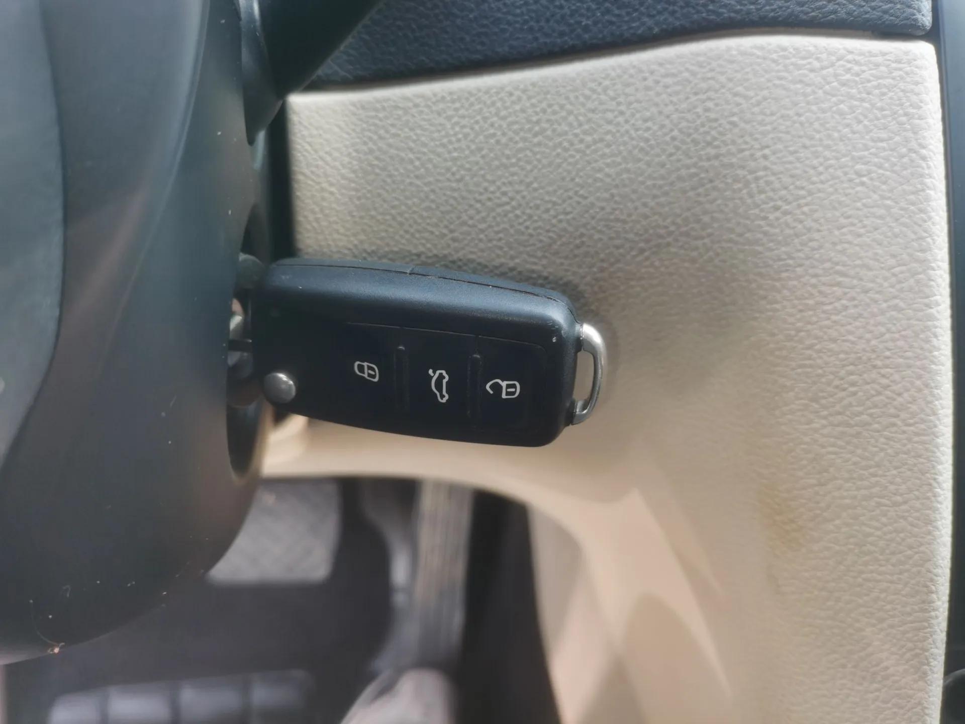 Skoda Superb 2013 1.8TSI Automatic MingShi Edition — миниатюра 22