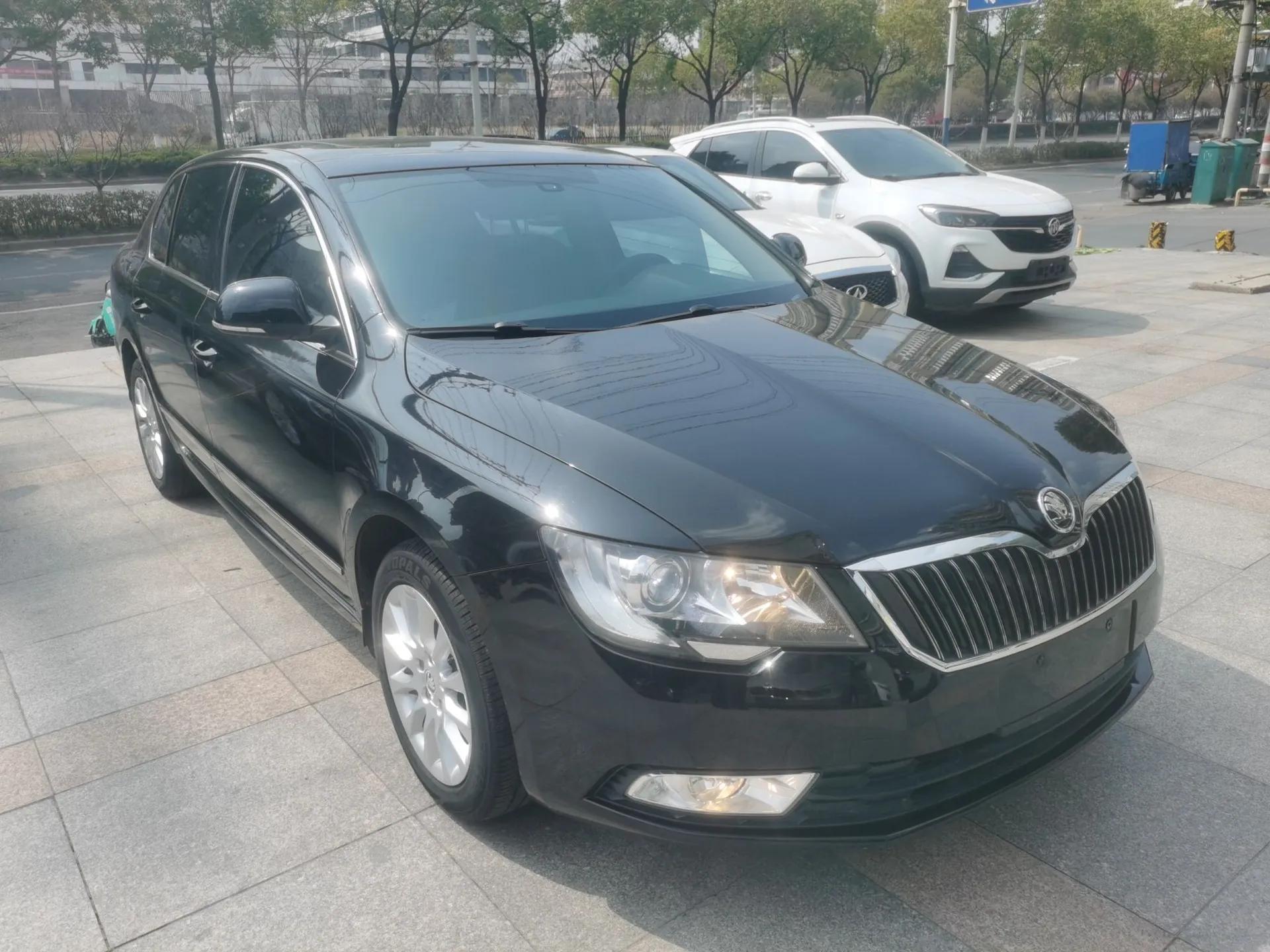 Skoda Superb 2013 1.8TSI Automatic MingShi Edition — миниатюра 6