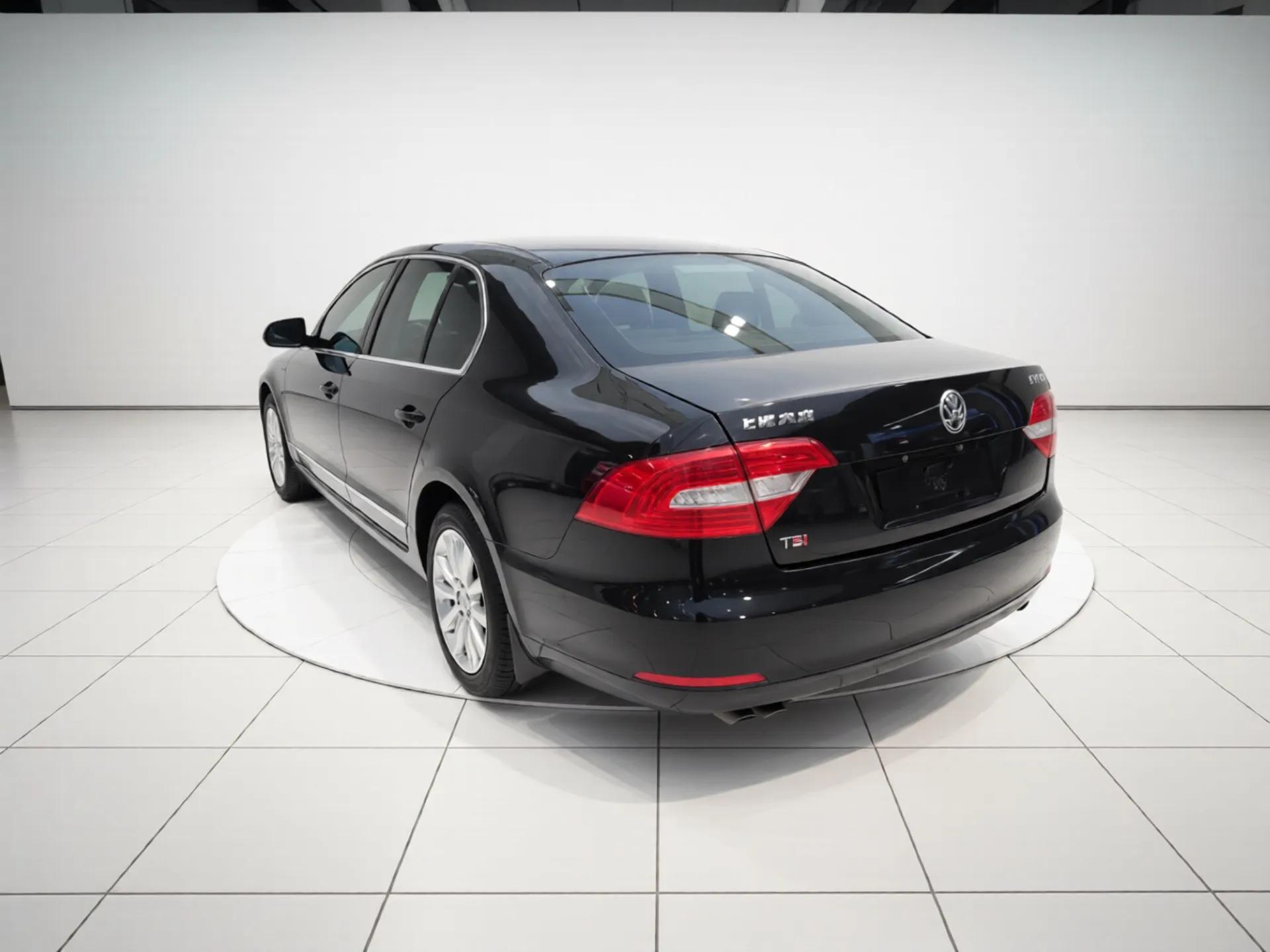 Skoda Superb 2013 1.8TSI Automatic MingShi Edition — миниатюра 7