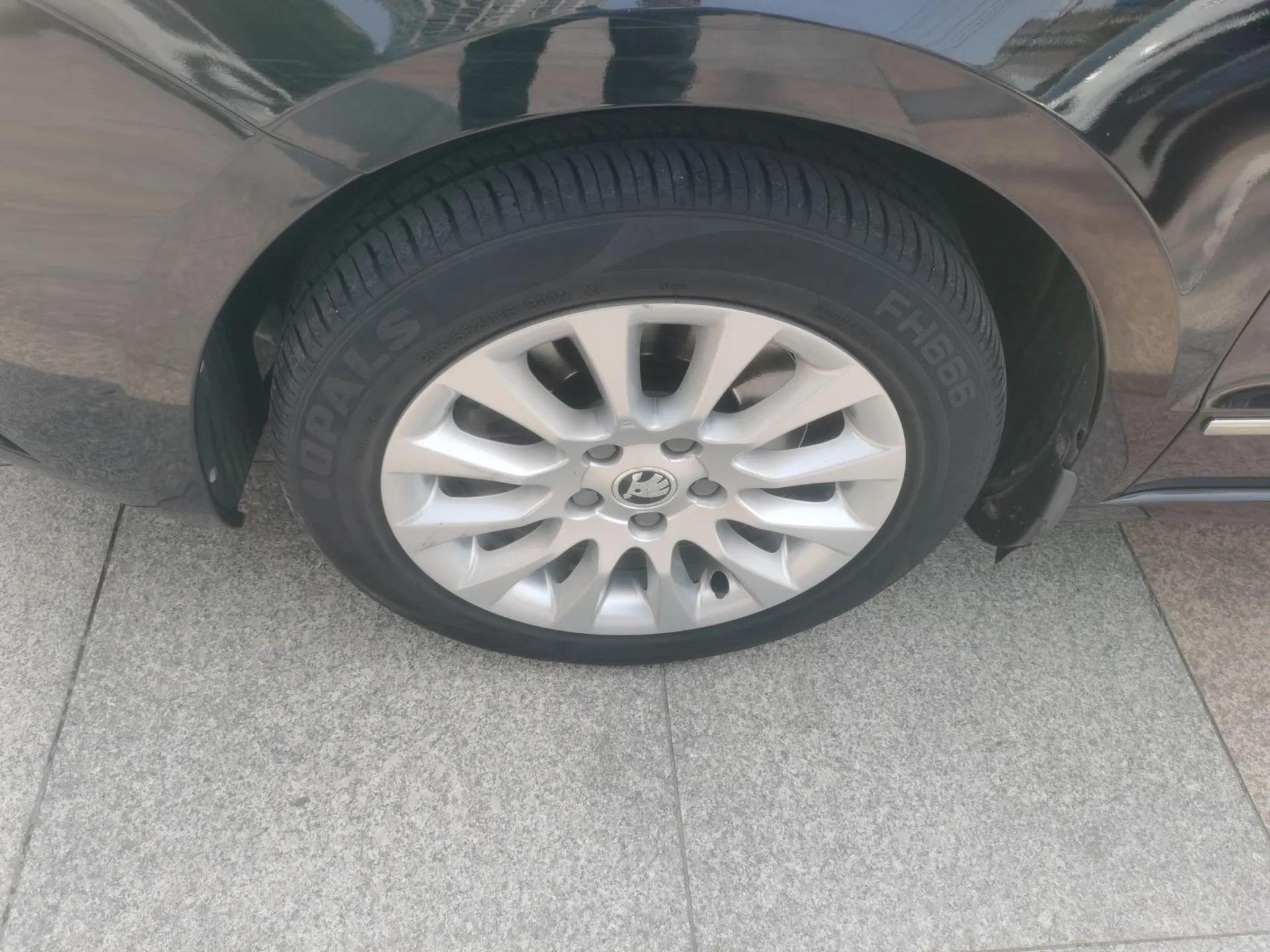 Skoda Superb 2013 1.8TSI Automatic MingShi Edition — миниатюра 9