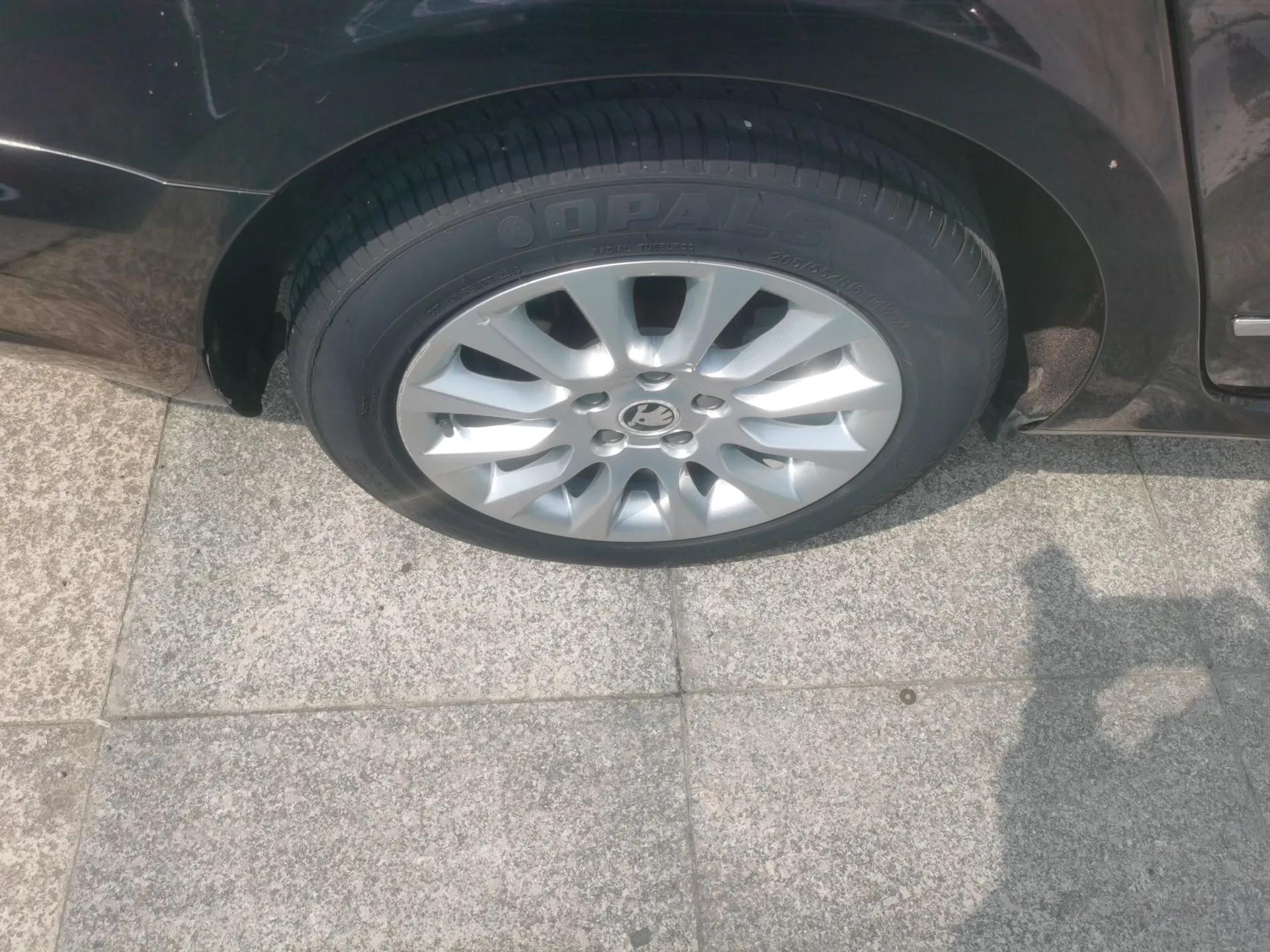 Skoda Superb 2013 1.8TSI Automatic MingShi Edition — миниатюра 10
