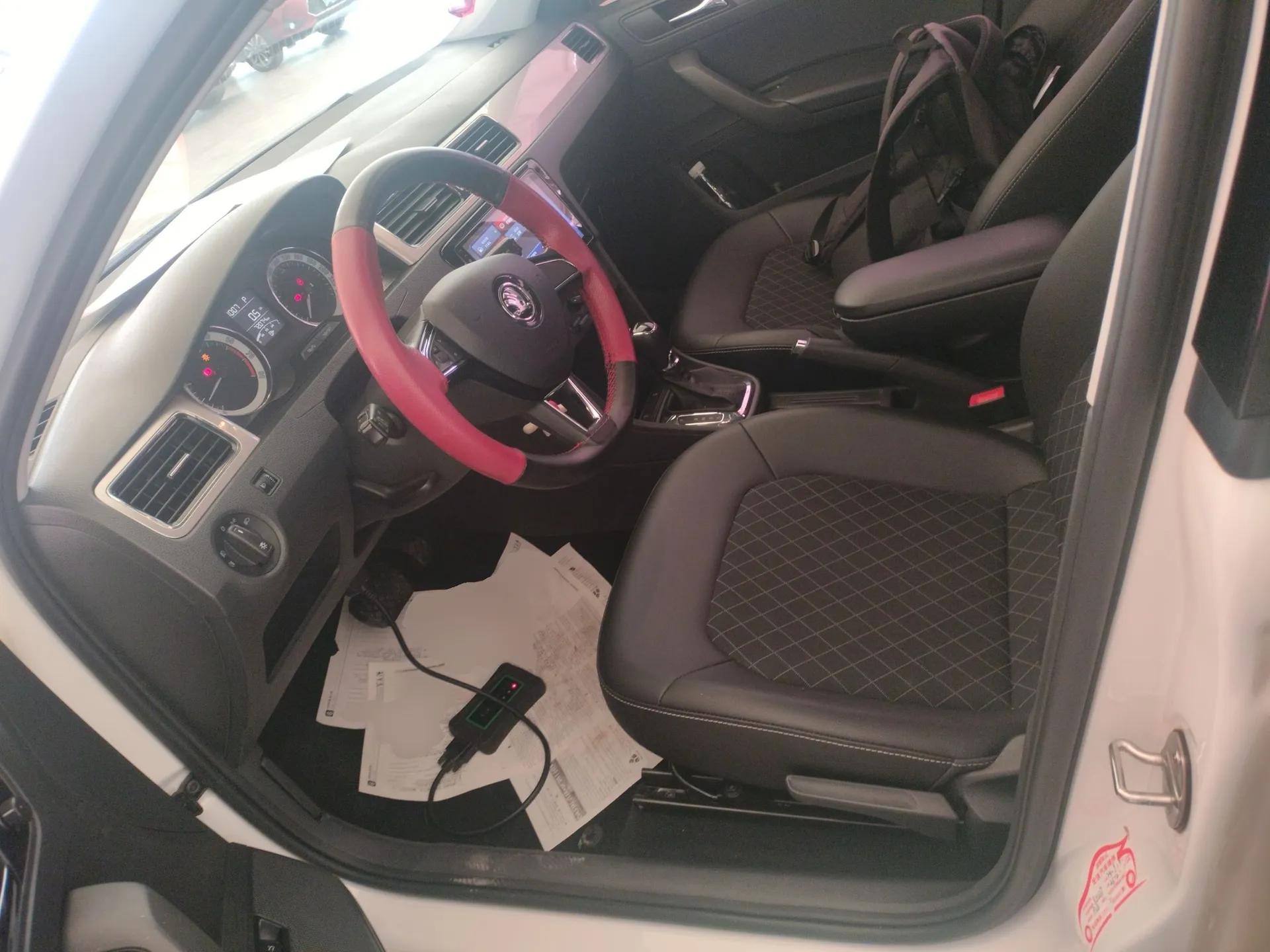 Skoda Rapid 2019 1.5L Automatic Comfort Edition China V Standard — миниатюра 18