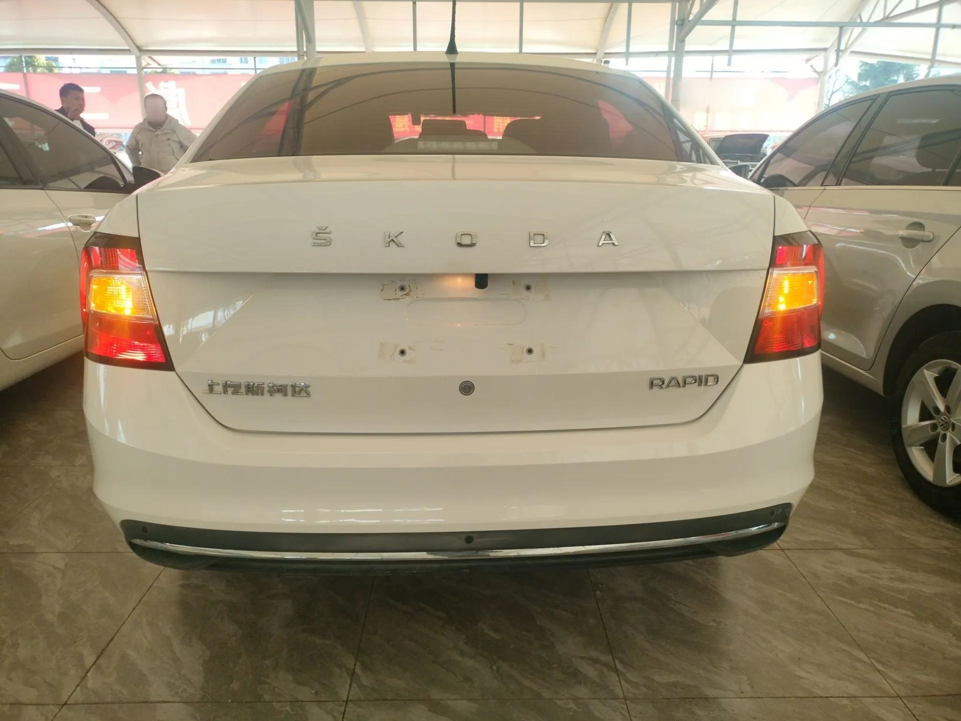 Skoda Rapid 2019 1.5L Automatic Comfort Edition China V Standard — миниатюра 5