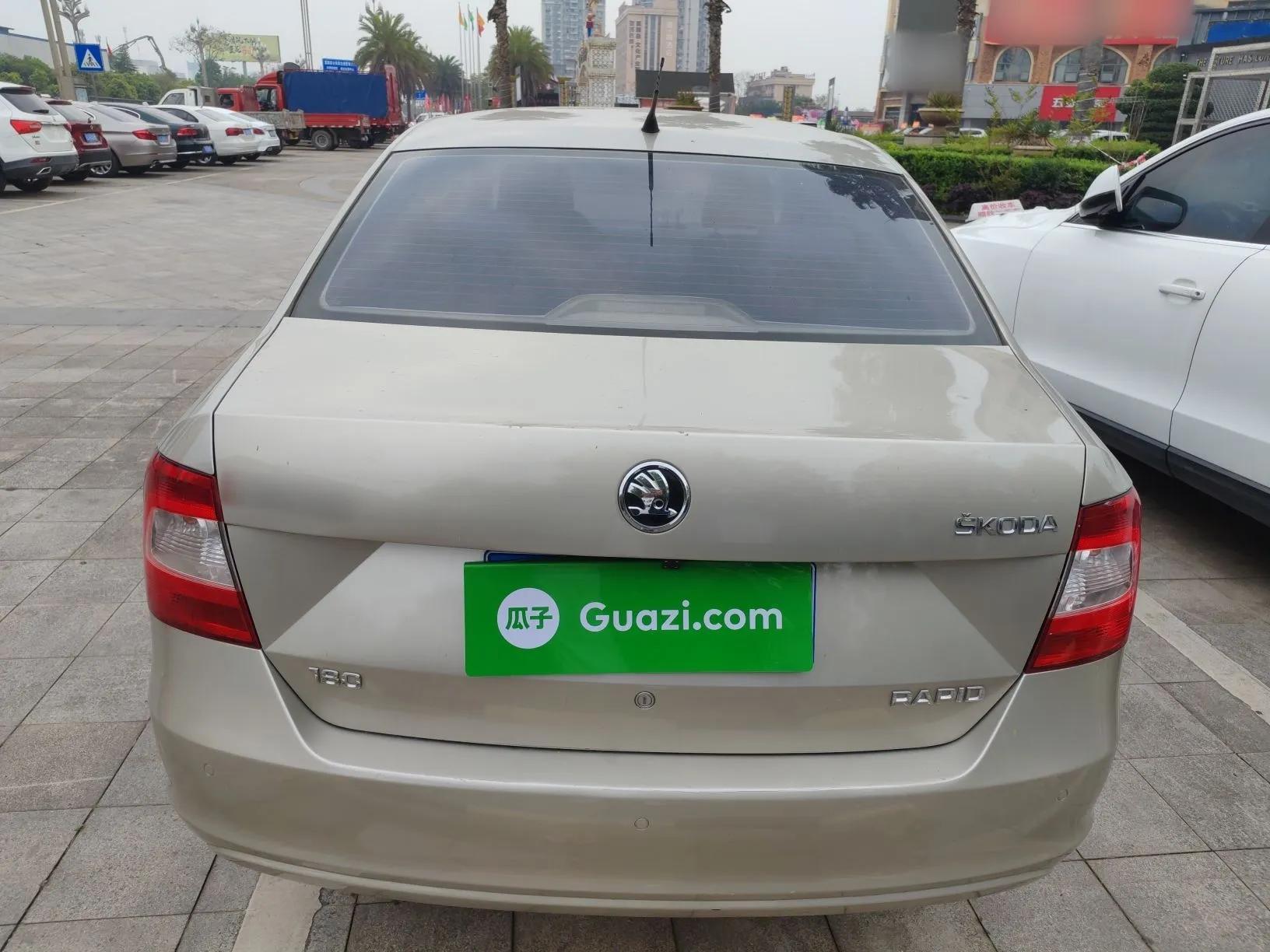 Skoda Rapid 2016 1.6L Manual Trend Edition — миниатюра 5
