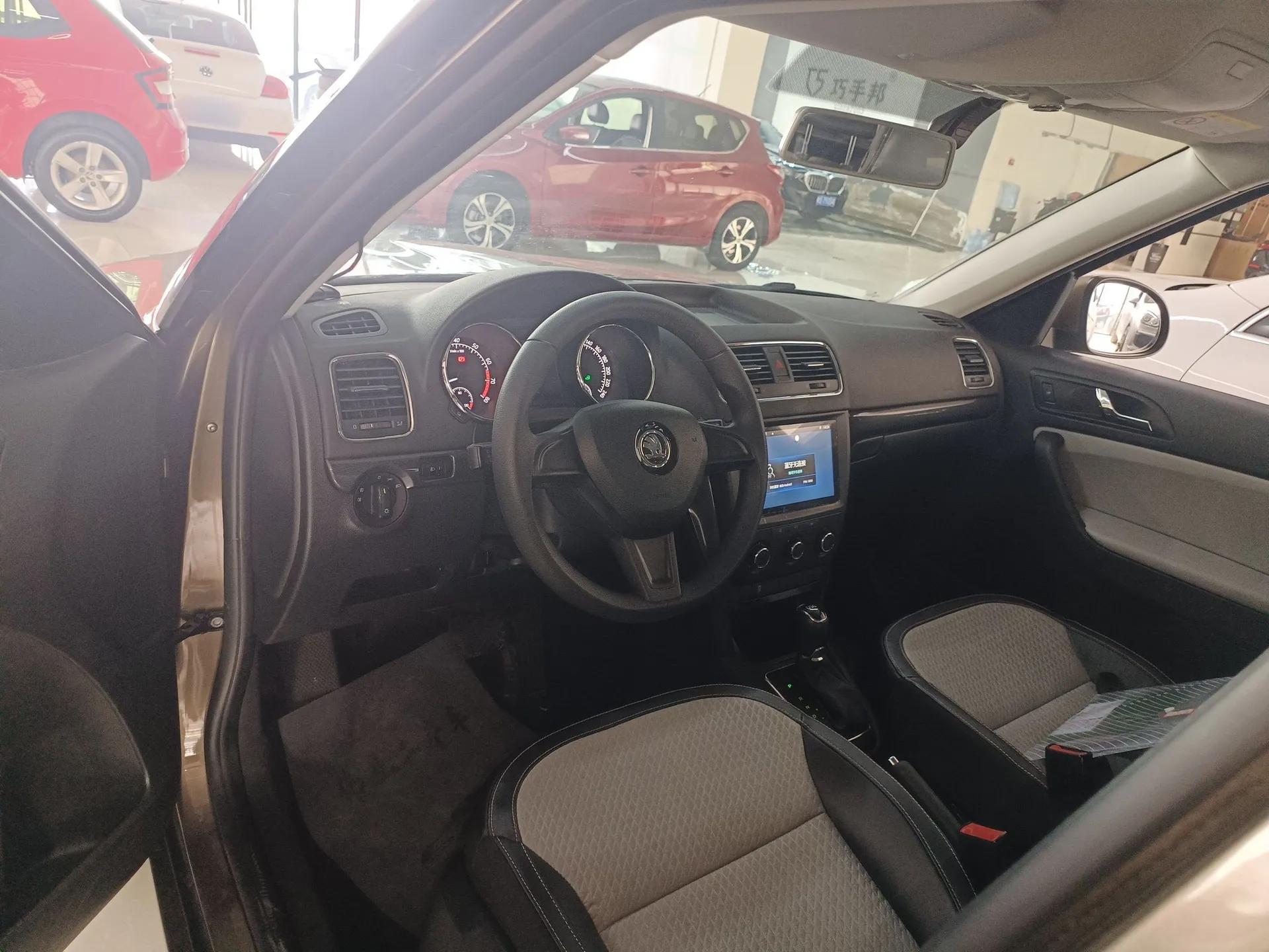 Skoda Yeti 2017 TSI280 DSG Advanced Edition — миниатюра 13