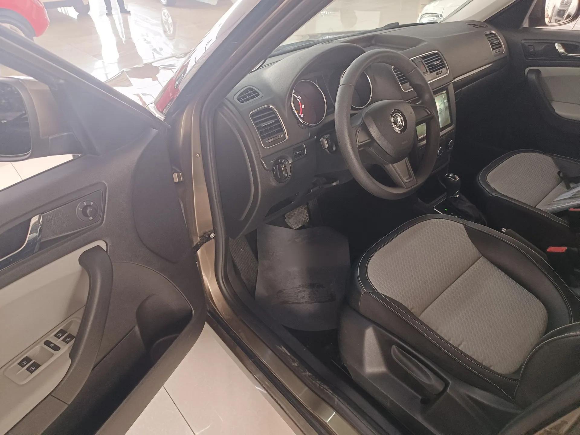 Skoda Yeti 2017 TSI280 DSG Advanced Edition — миниатюра 19