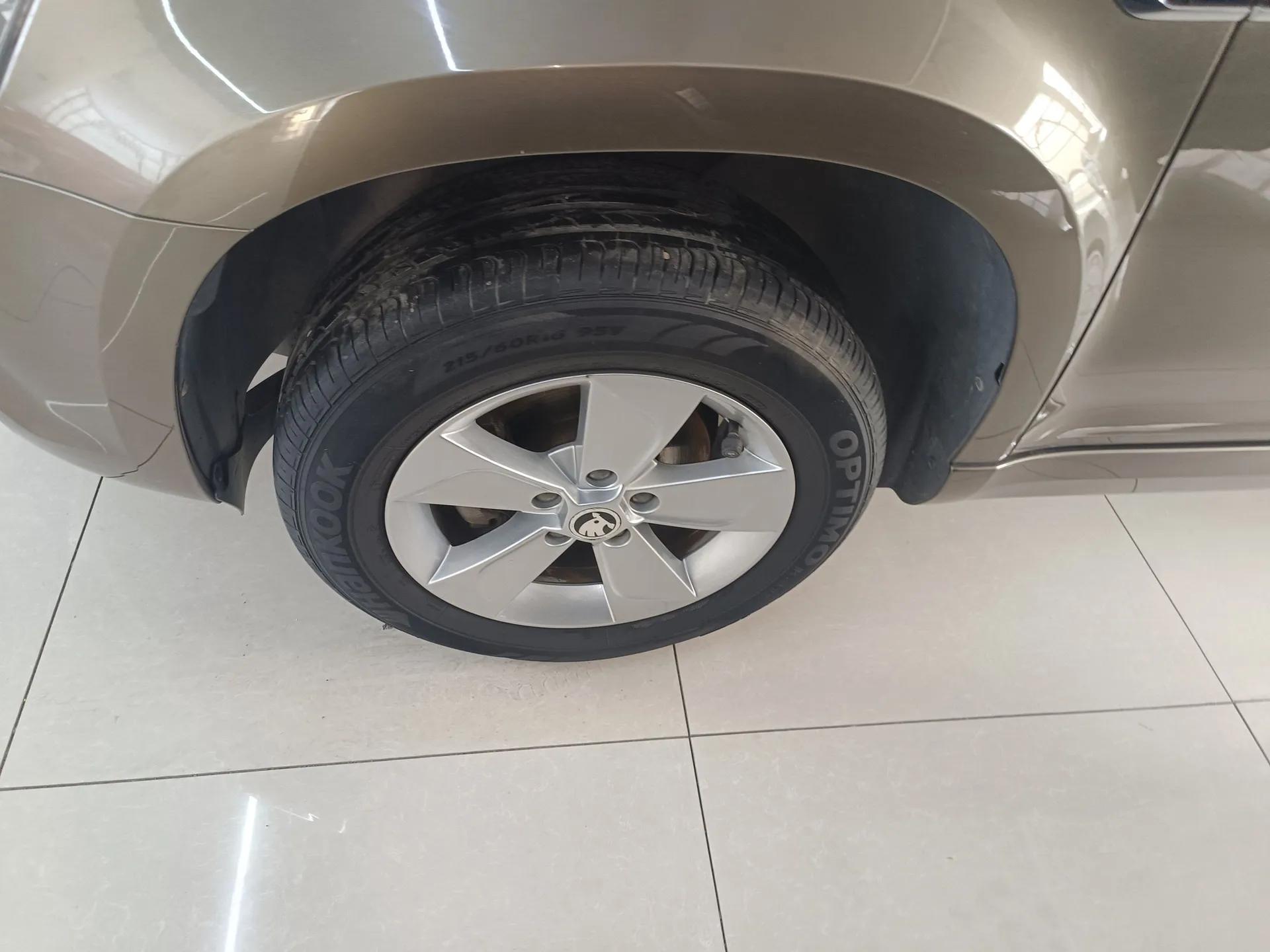 Skoda Yeti 2017 TSI280 DSG Advanced Edition — миниатюра 8