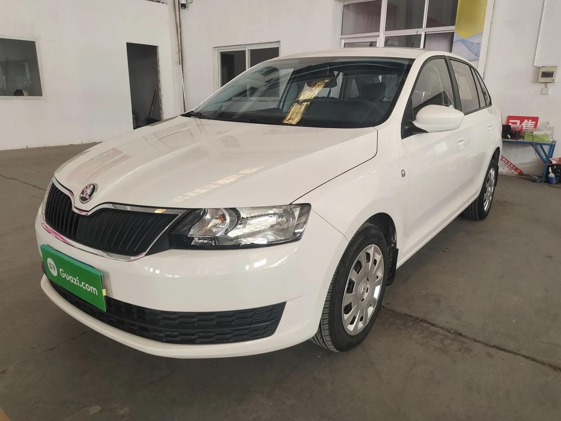 Skoda Rapid Spaceback 2016 Revised Version 1.4L Manual Front-Drive Edition — миниатюра 1