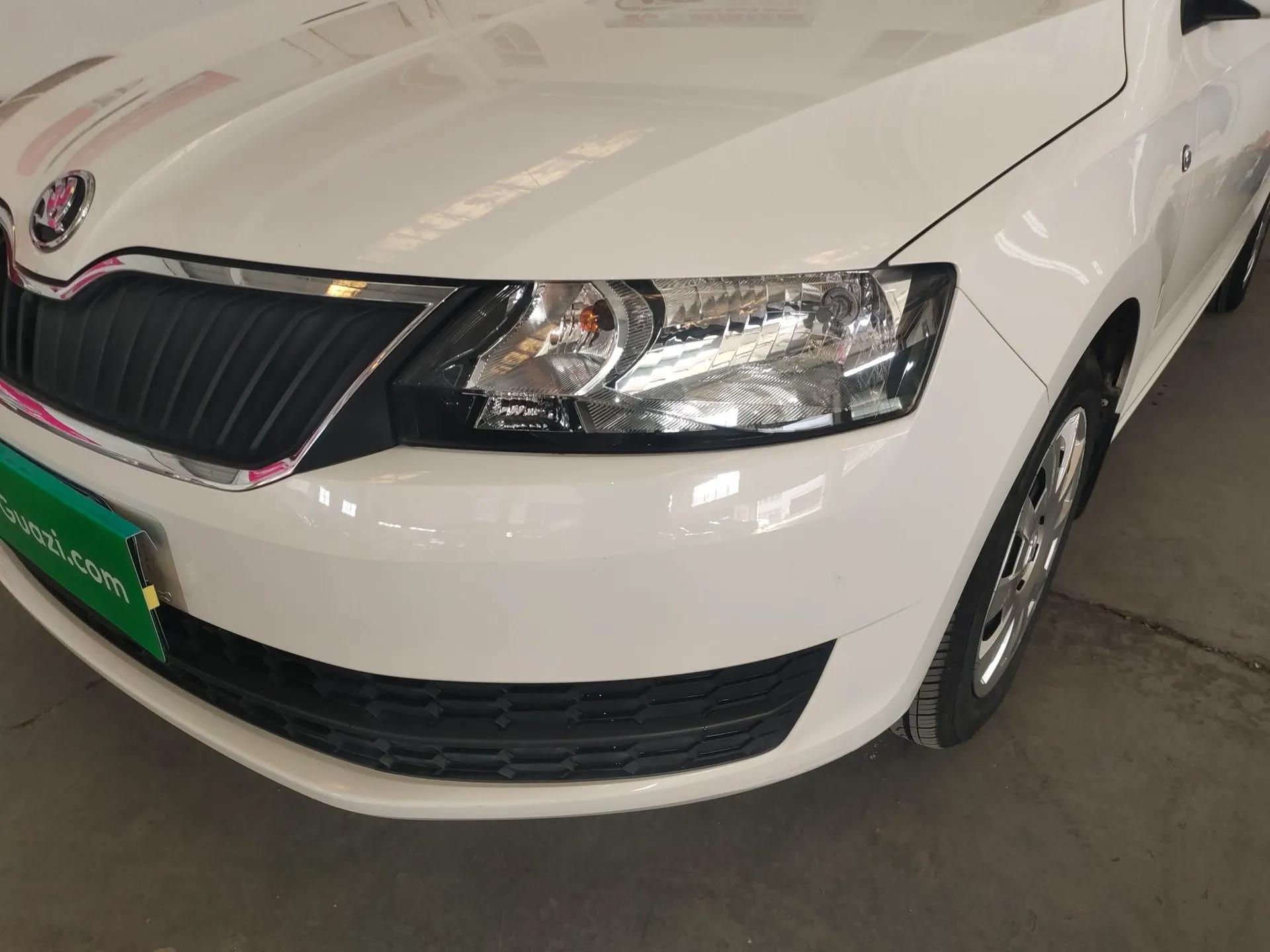Skoda Rapid Spaceback 2016 Revised Version 1.4L Manual Front-Drive Edition — миниатюра 9