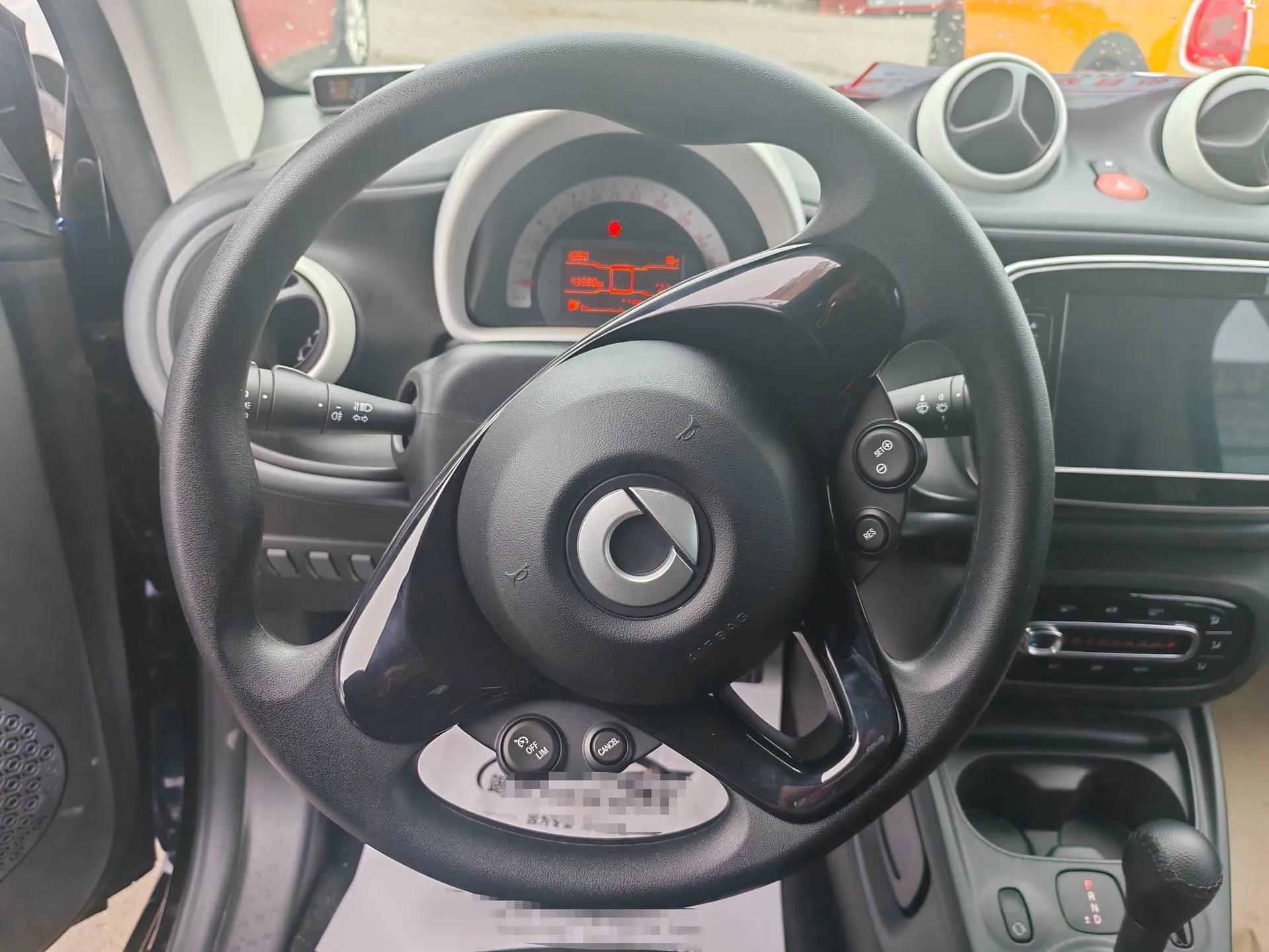 smart fortwo 2018 1.0L 52kW Hardtop Dynamic Version China V — миниатюра 11